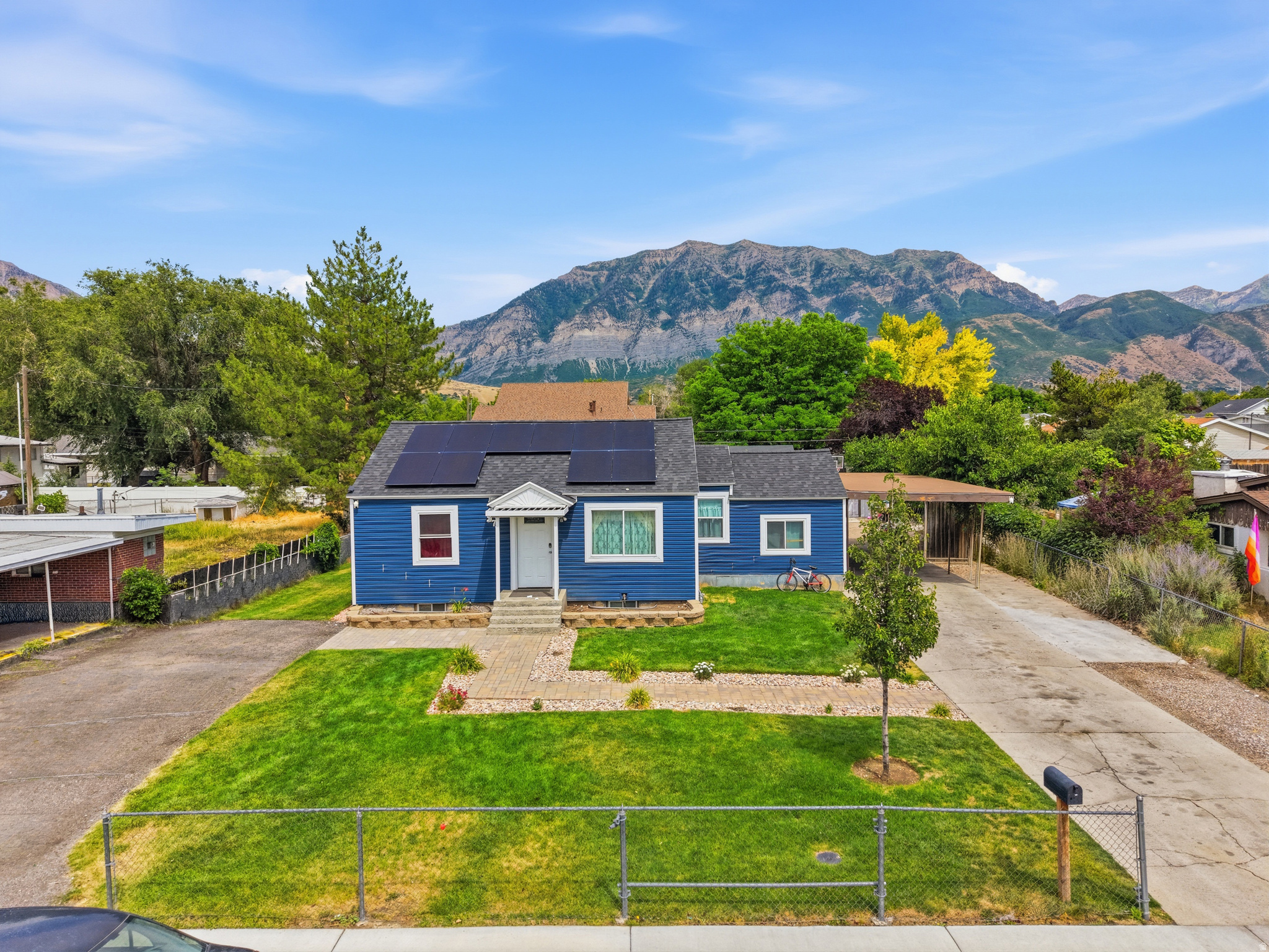 CANYON ROAD - Residential
