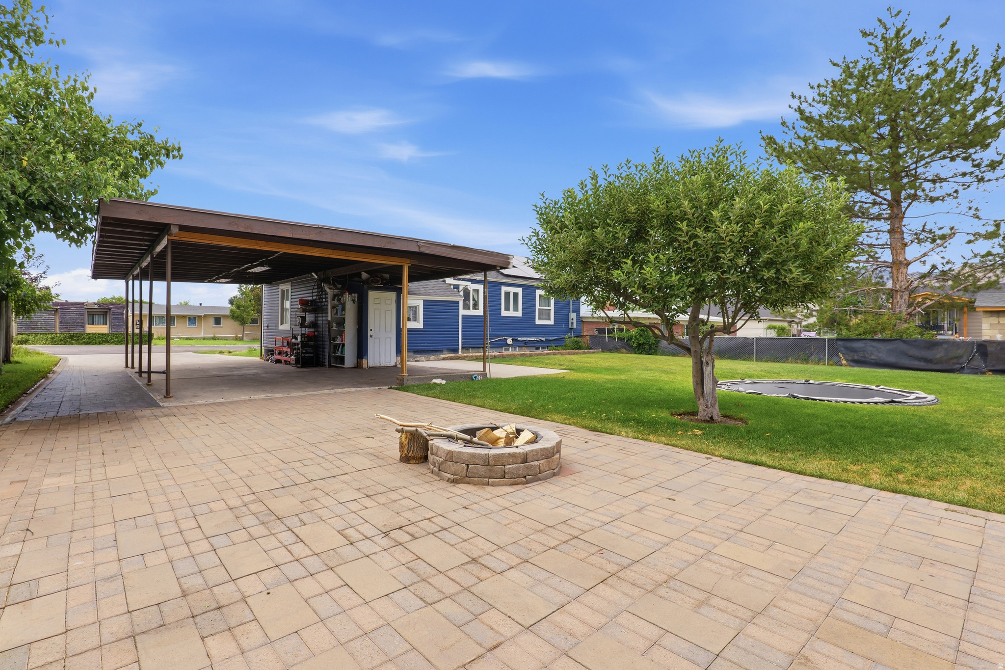 CANYON ROAD - Residential