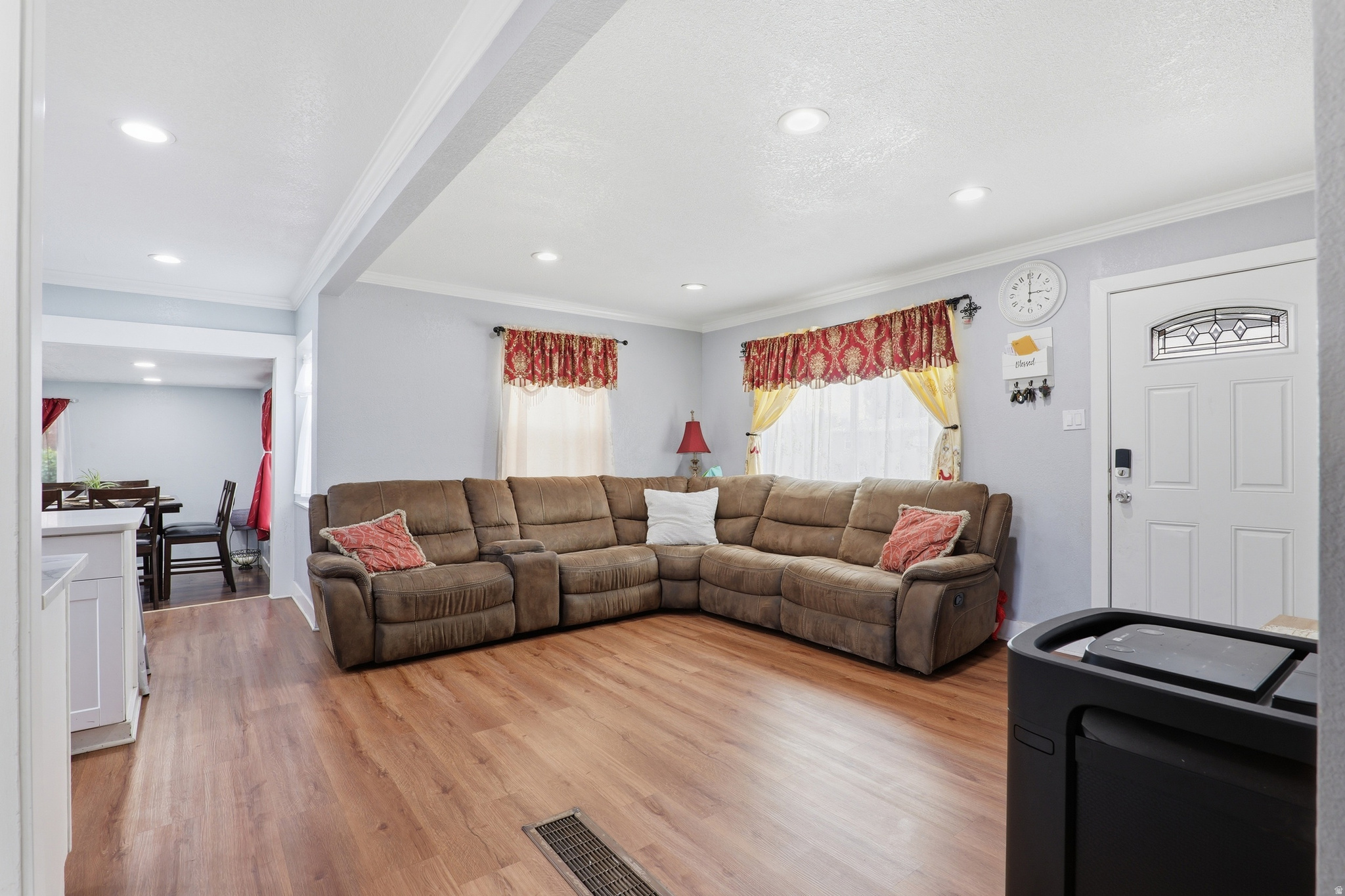 CANYON ROAD - Residential