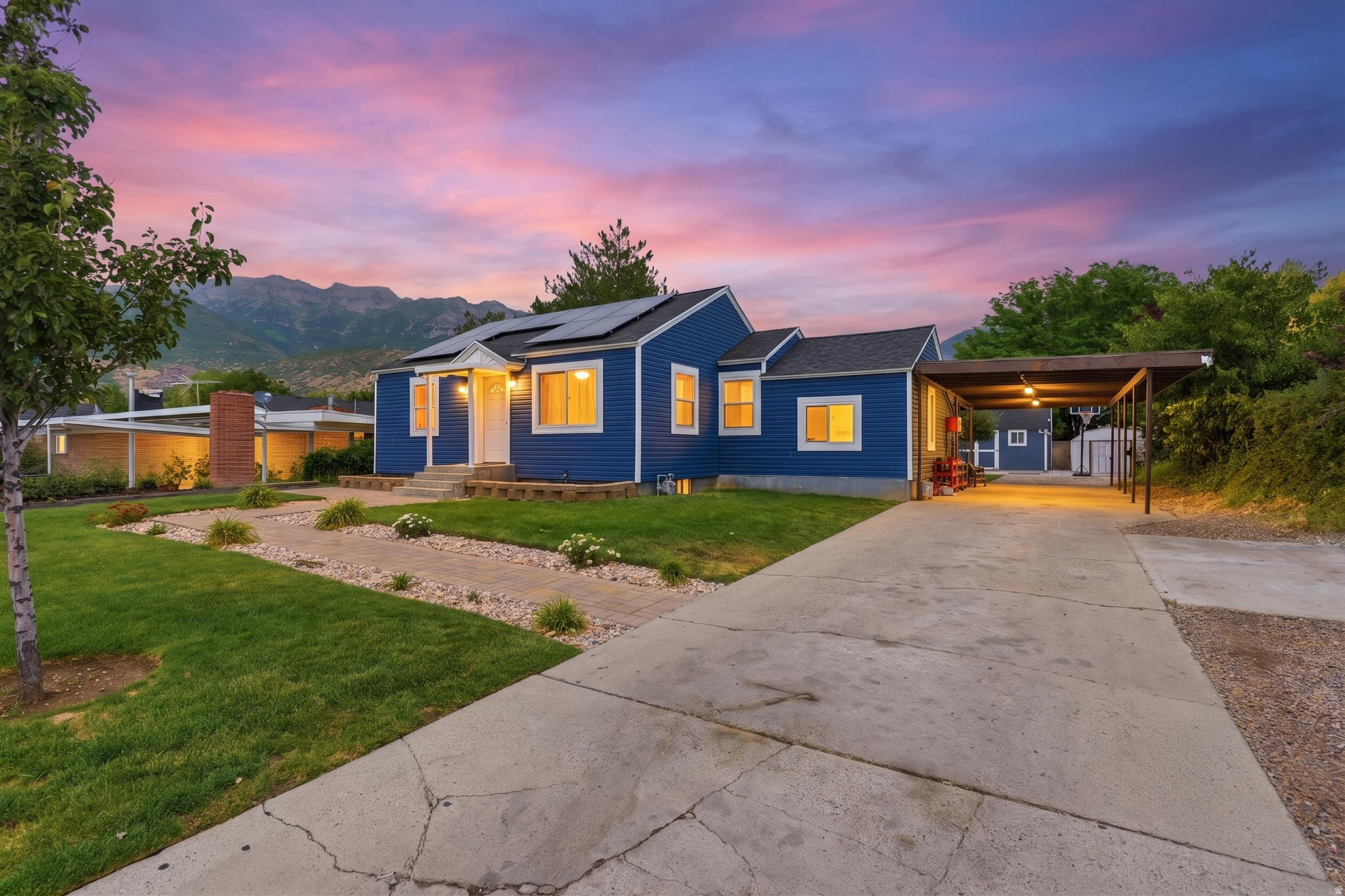 CANYON ROAD - Residential