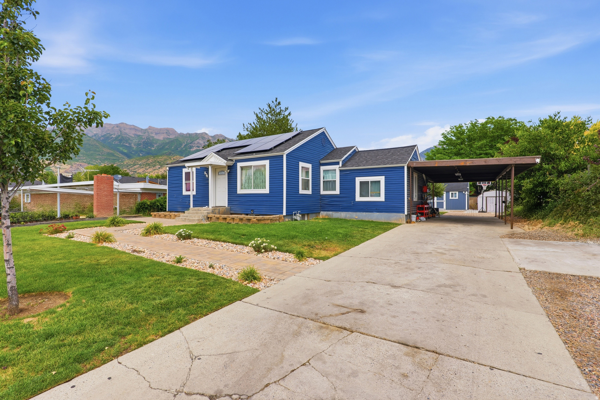 CANYON ROAD - Residential