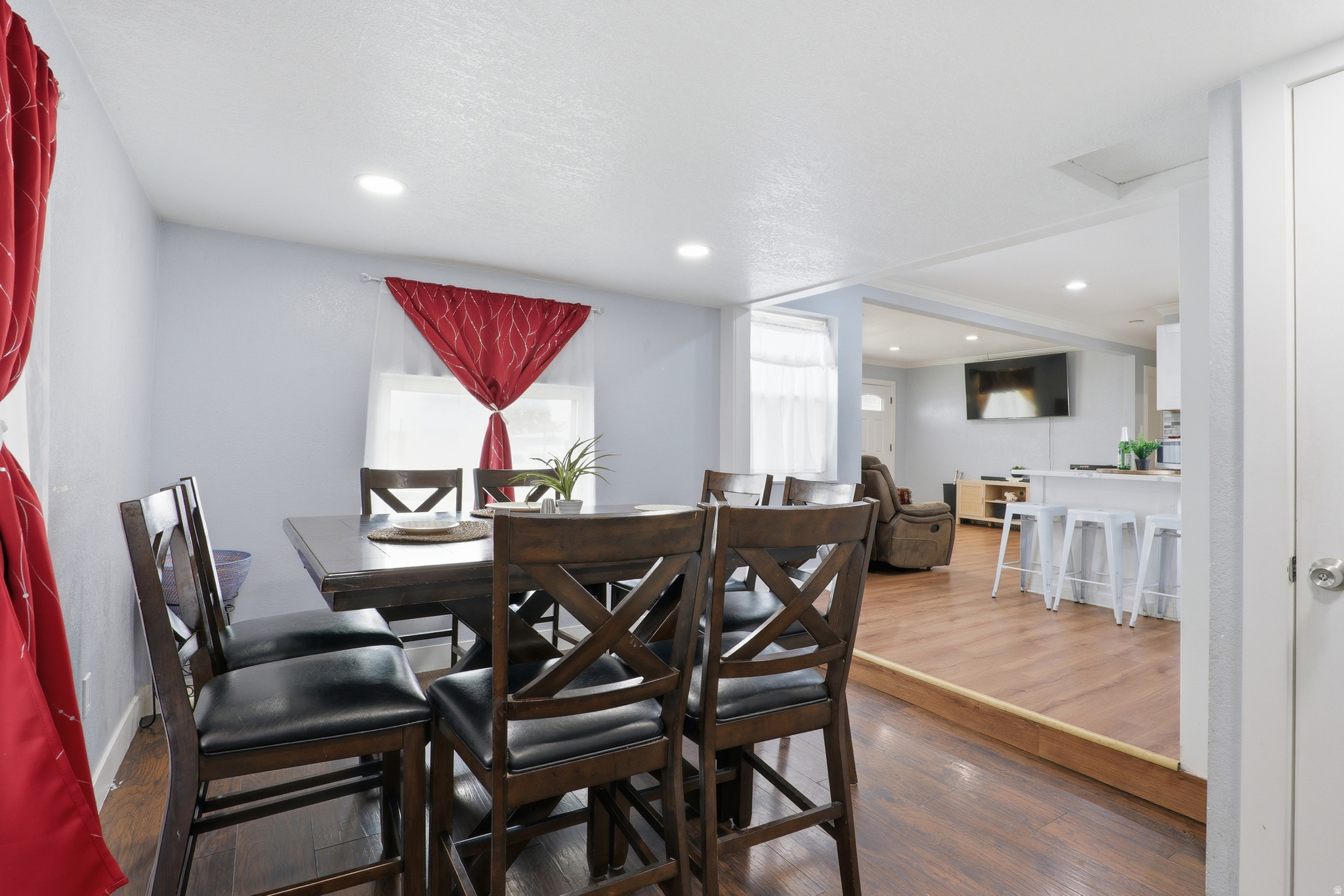 CANYON ROAD - Residential