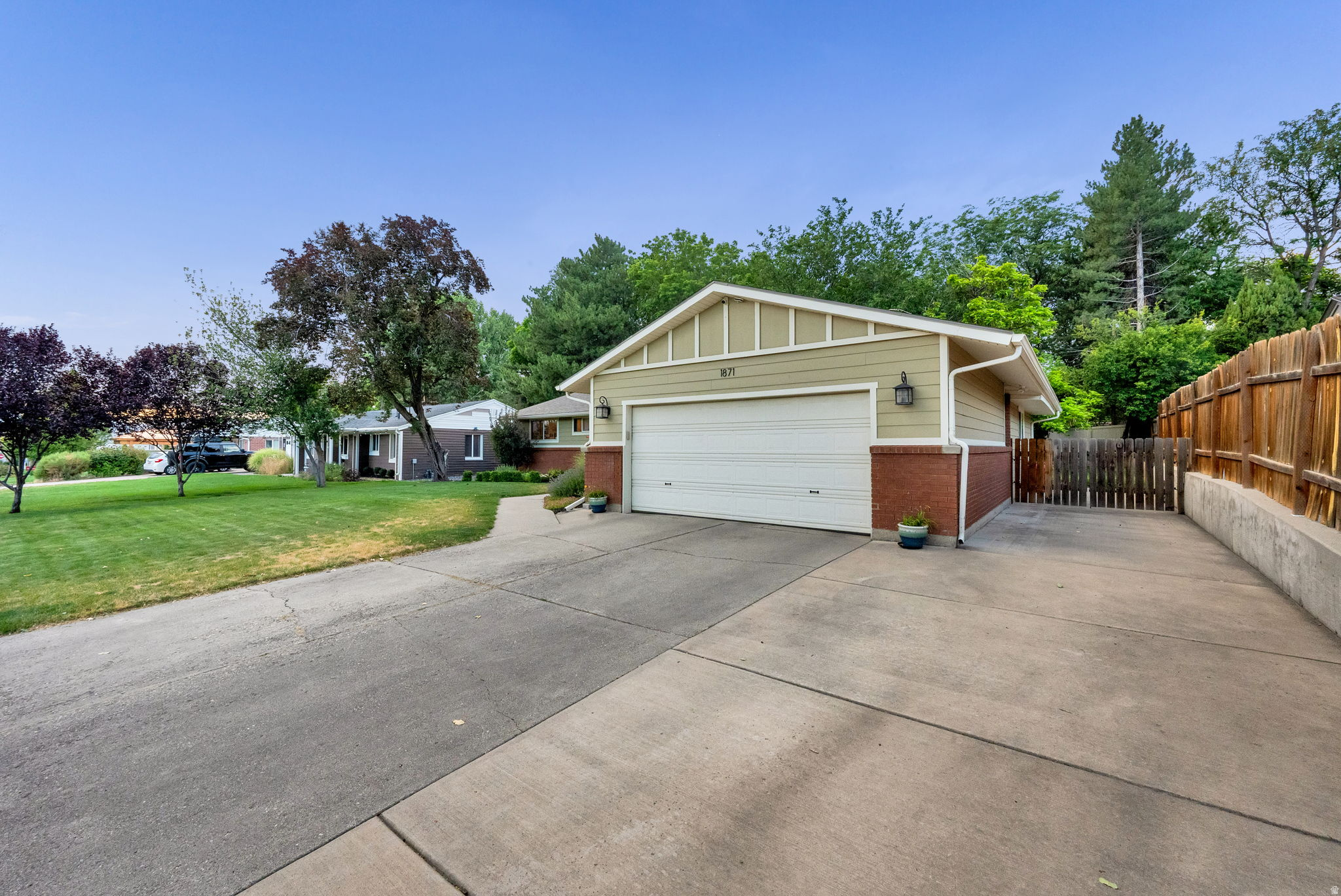 HOLLADAY ACRES - Residential