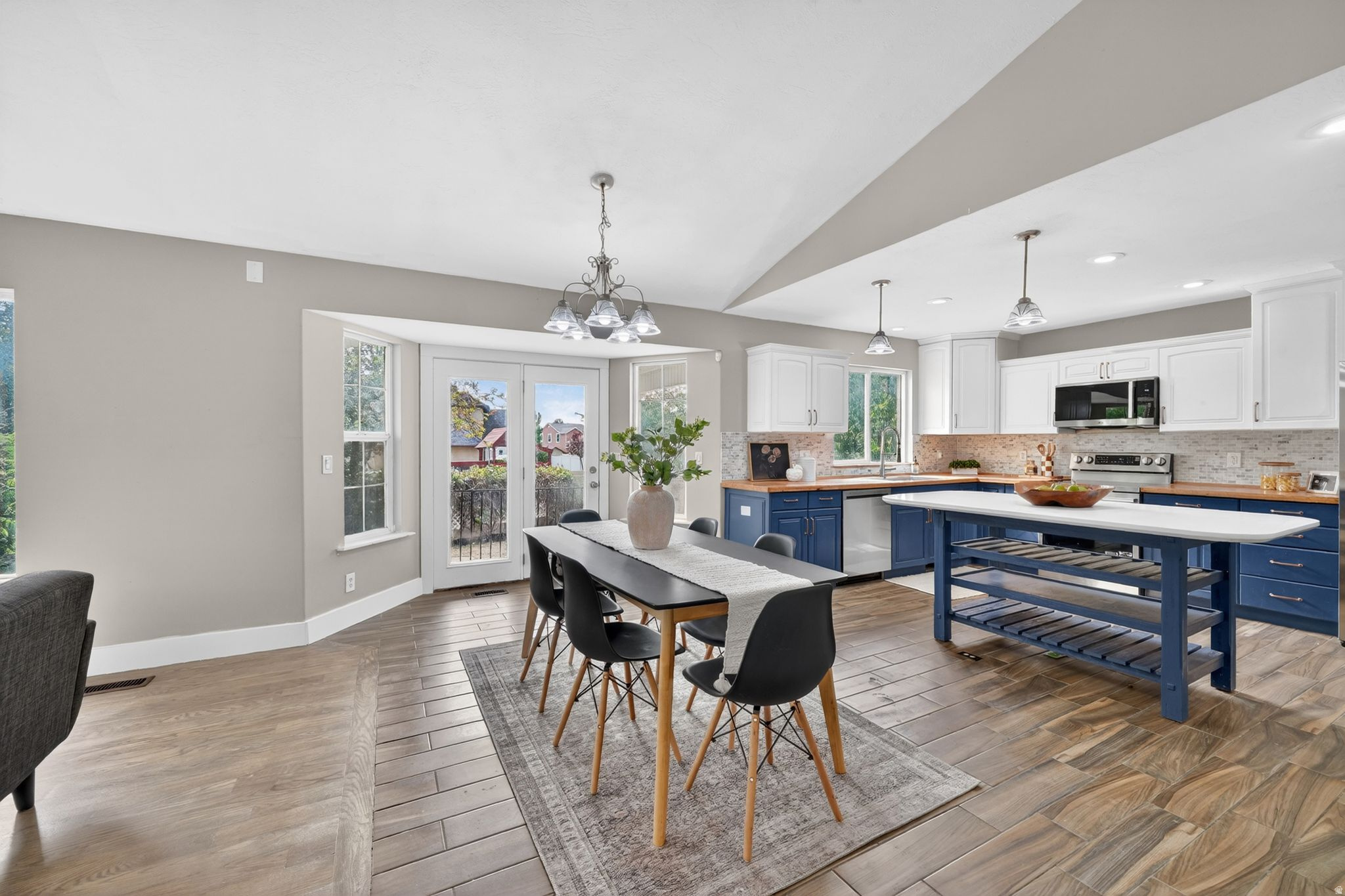 MEADOWS - Residential