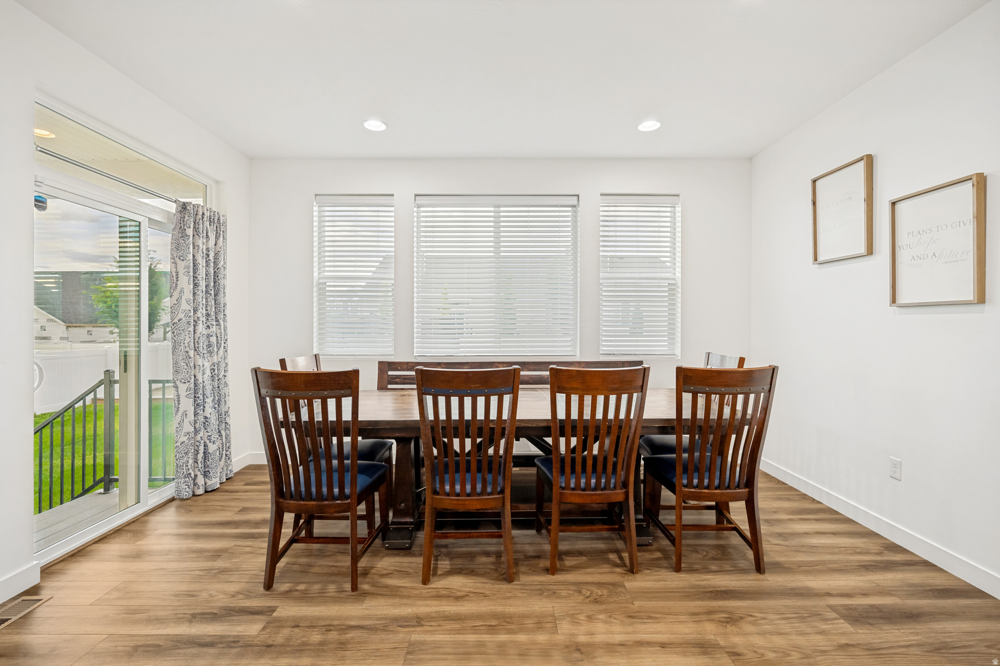HALLS CROSSING - Residential