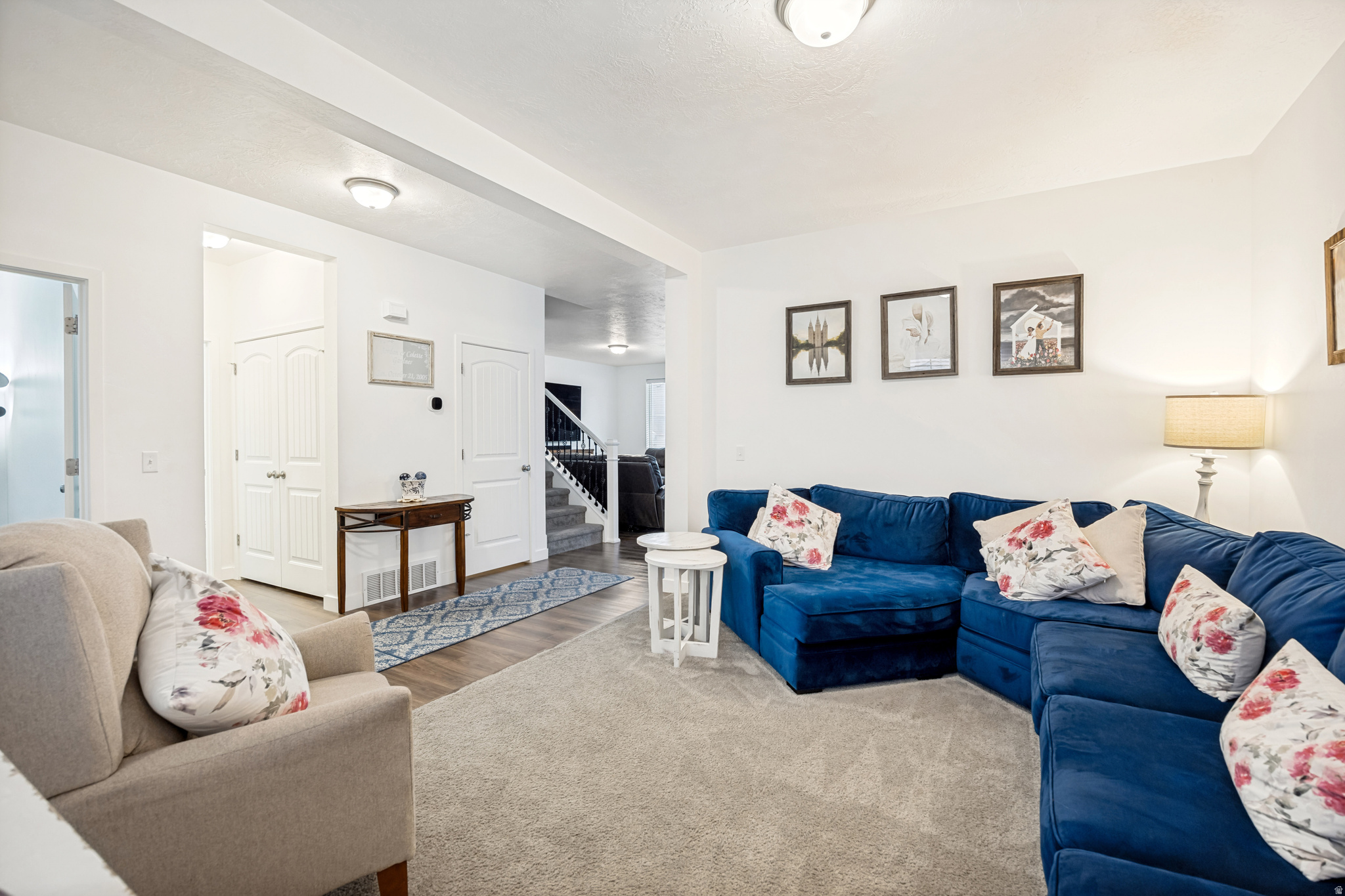 HALLS CROSSING - Residential