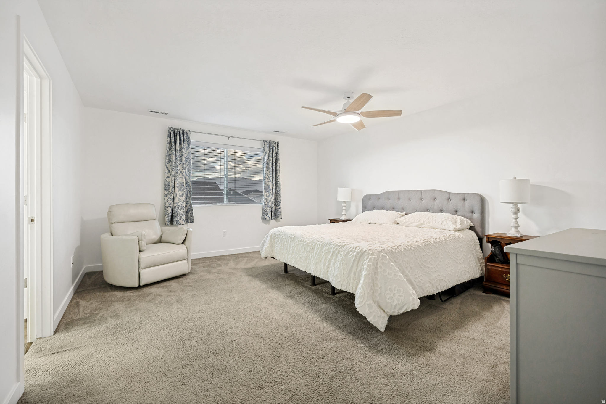 HALLS CROSSING - Residential