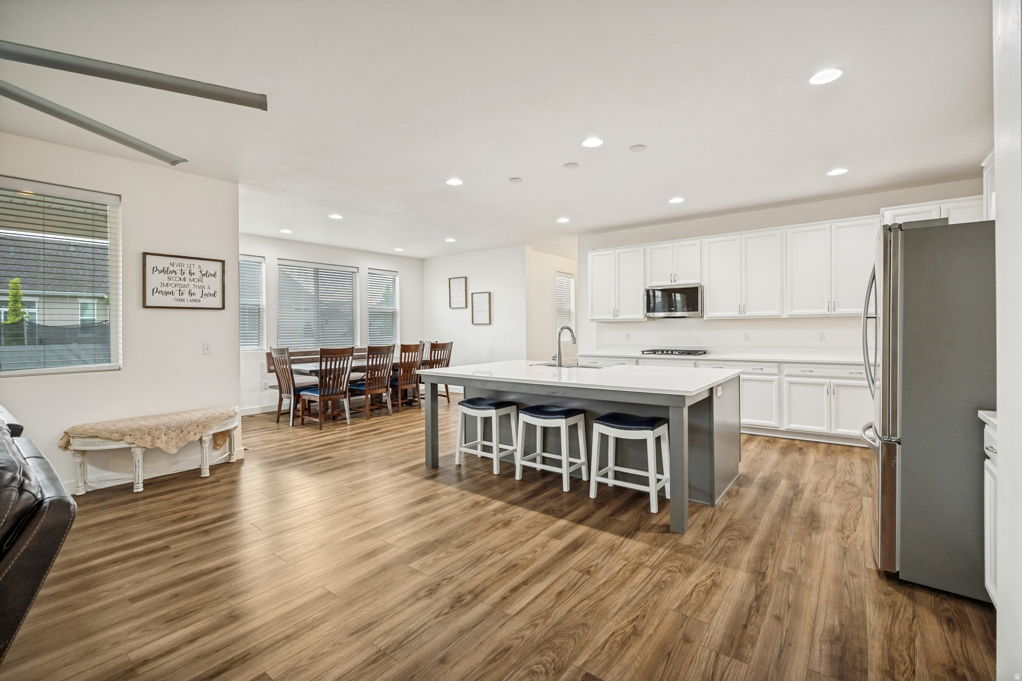 HALLS CROSSING - Residential
