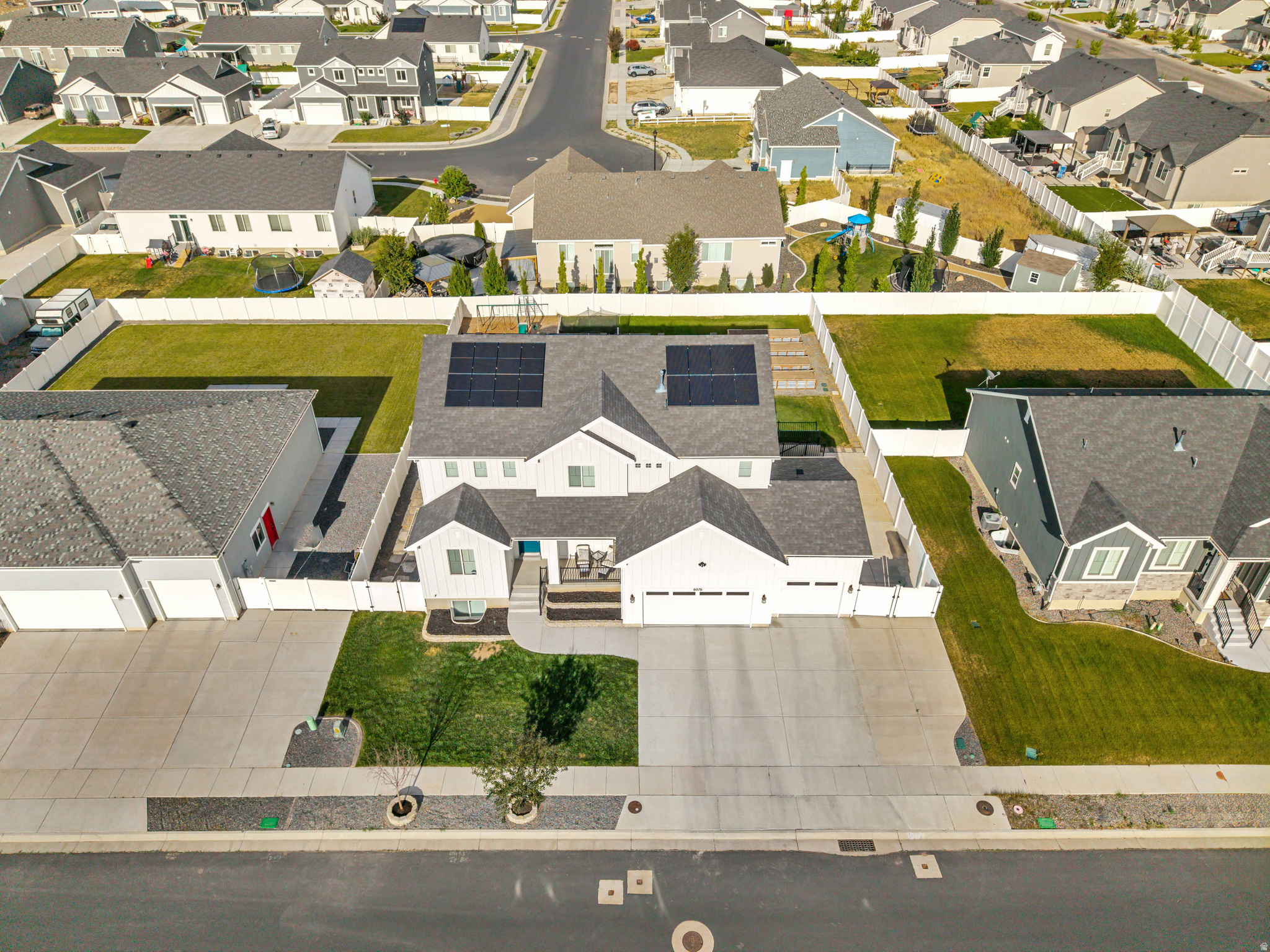 HALLS CROSSING - Residential