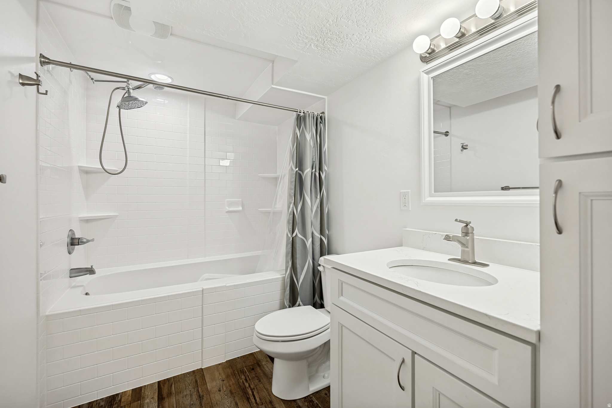 HALLS CROSSING - Residential