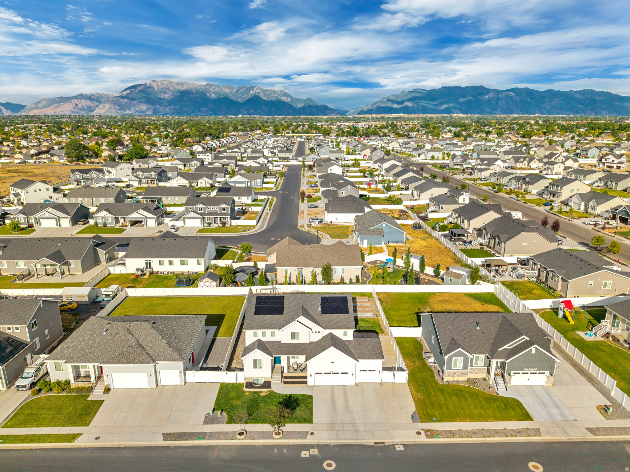 HALLS CROSSING - Residential