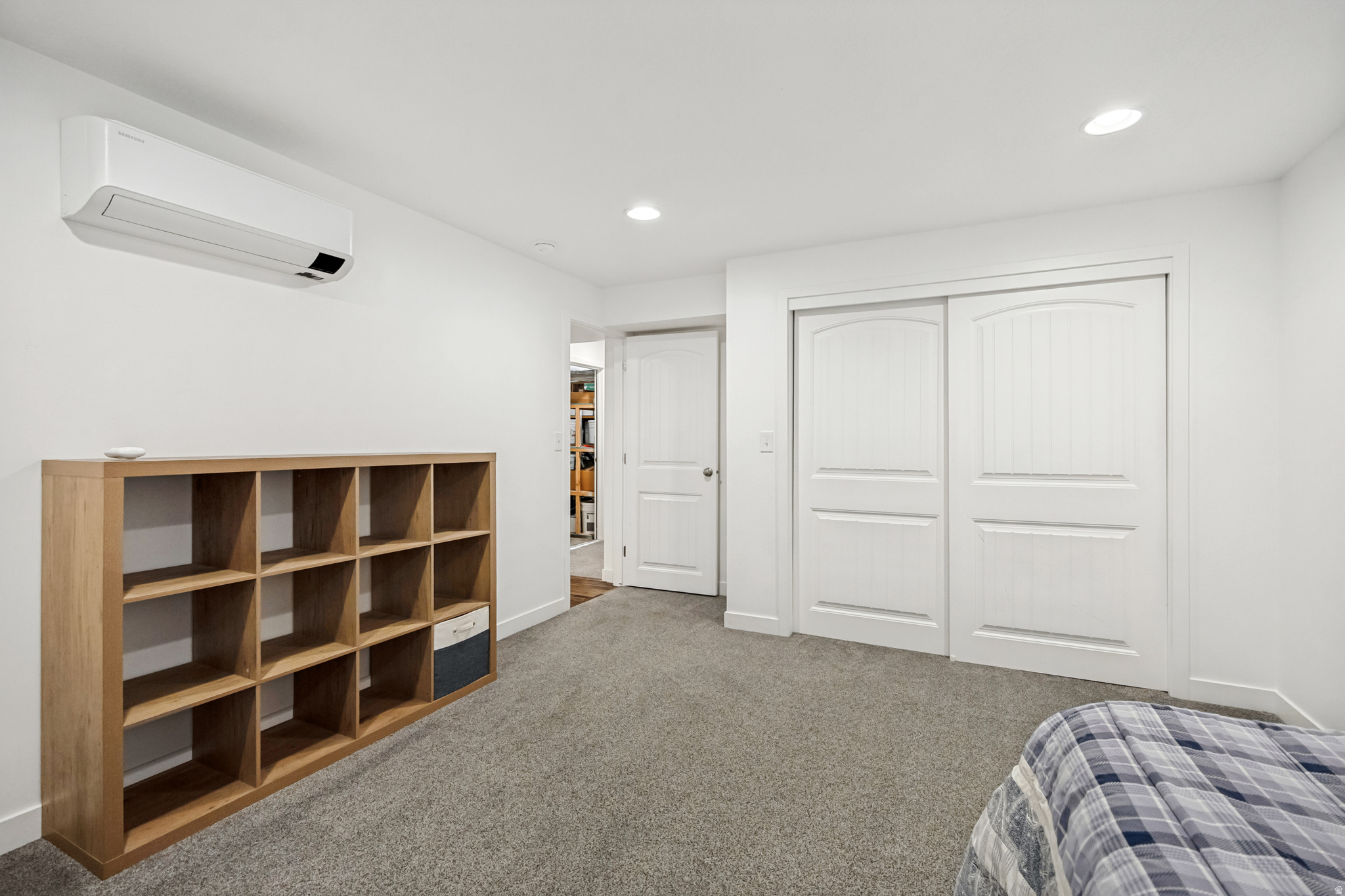 HALLS CROSSING - Residential