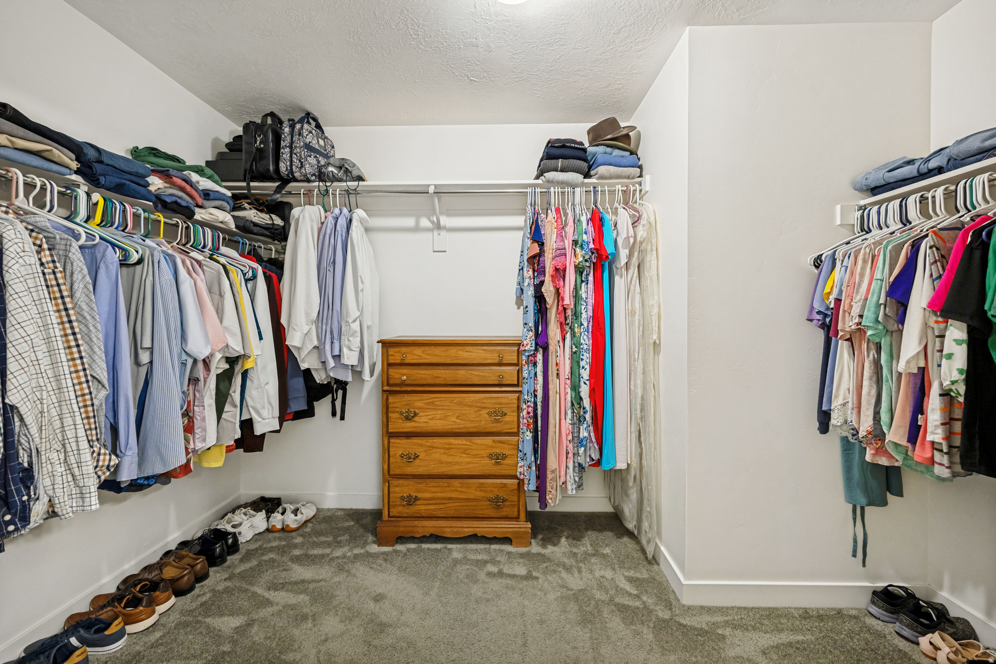 HALLS CROSSING - Residential