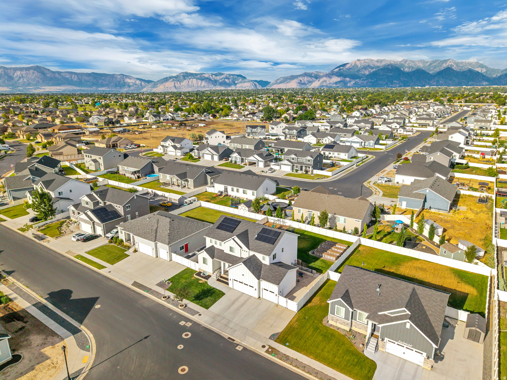 HALLS CROSSING - Residential