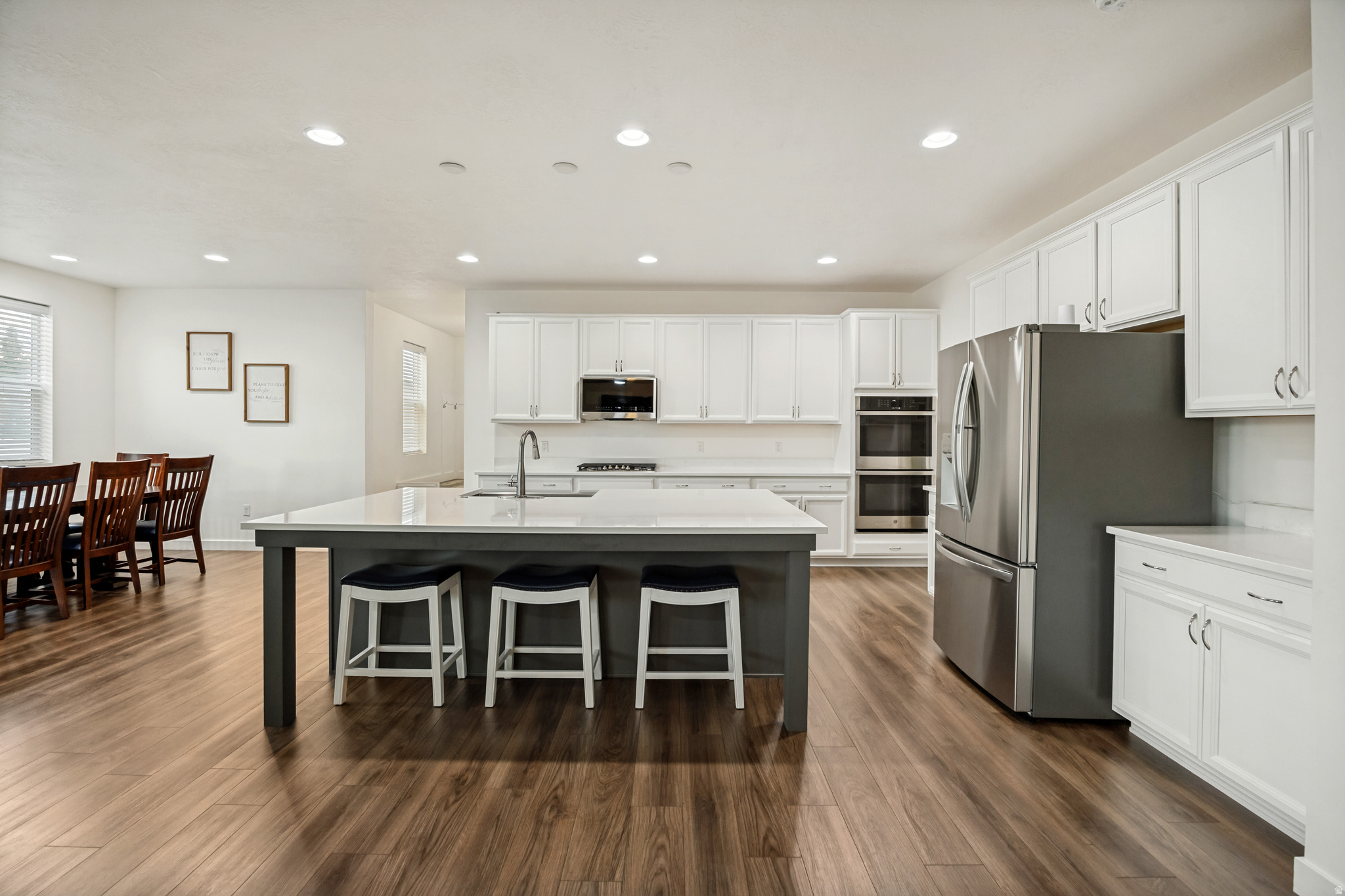 HALLS CROSSING - Residential