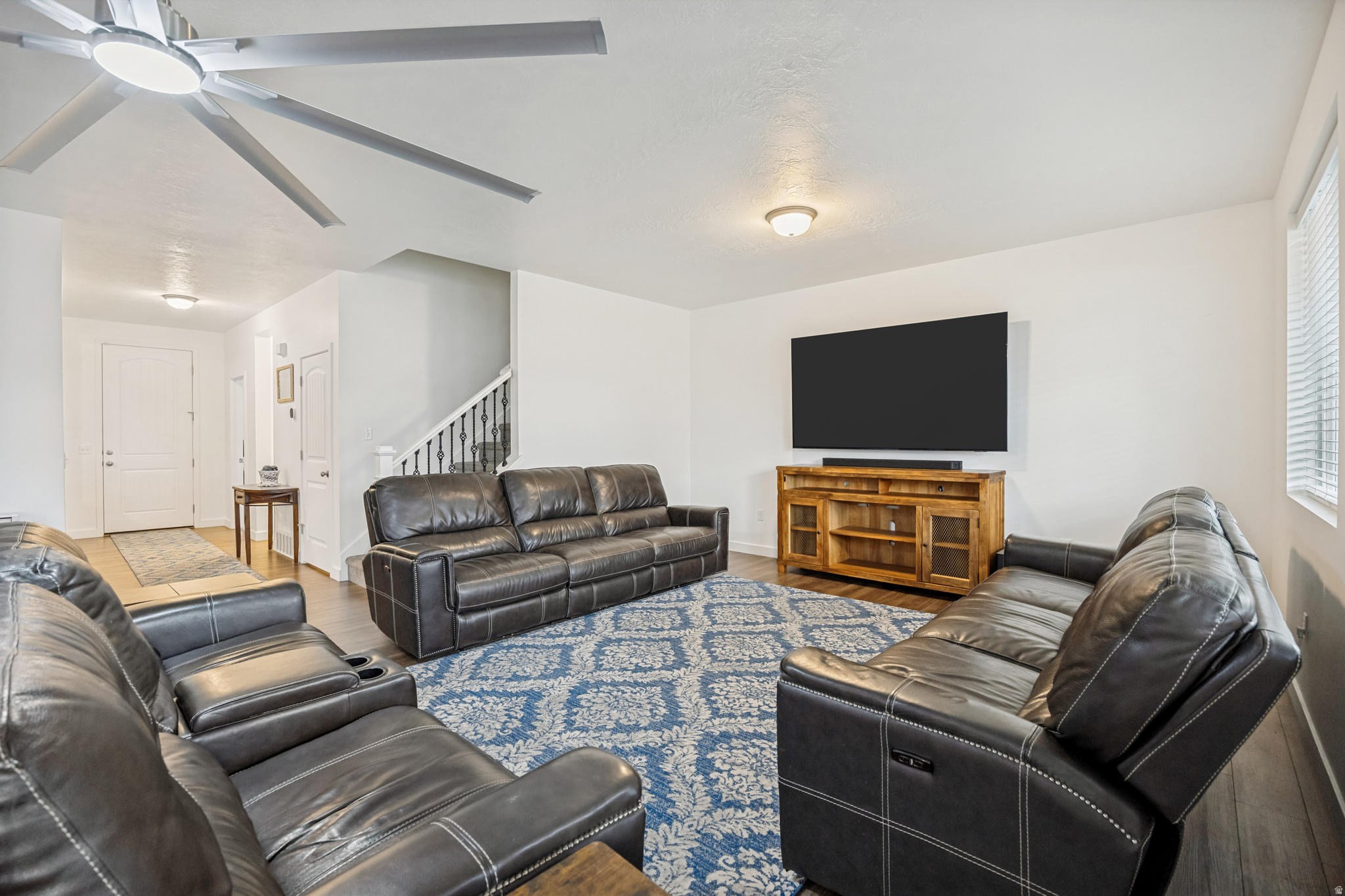 HALLS CROSSING - Residential