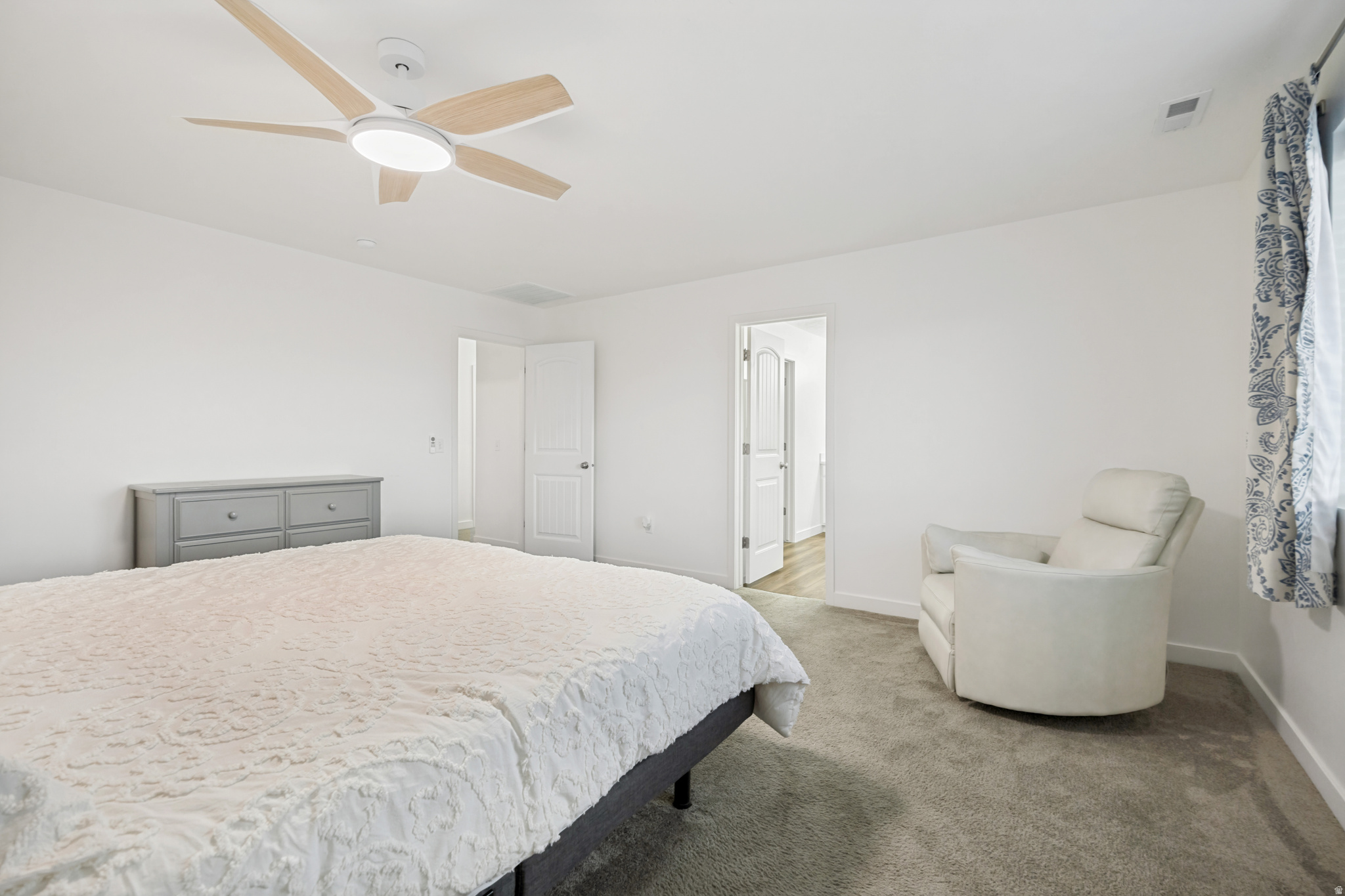 HALLS CROSSING - Residential