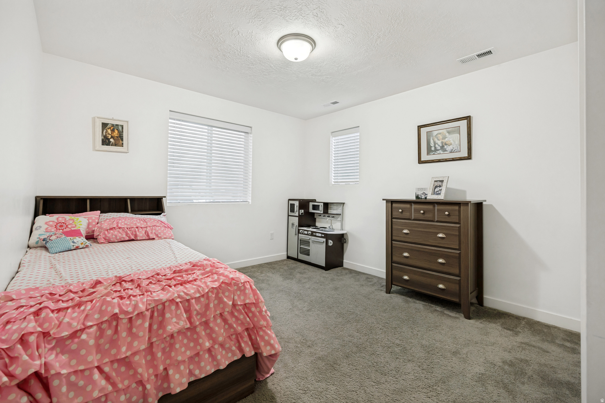 HALLS CROSSING - Residential