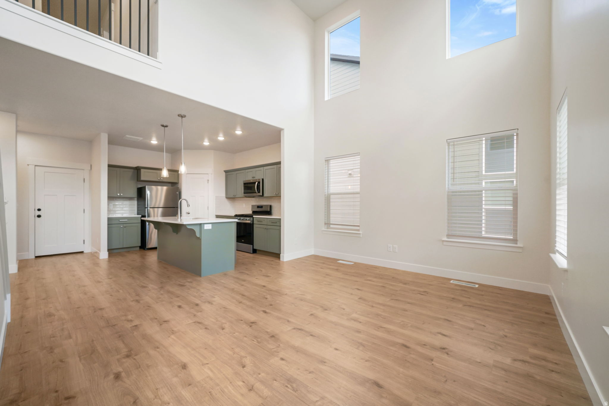 RIVER POINT - Residential