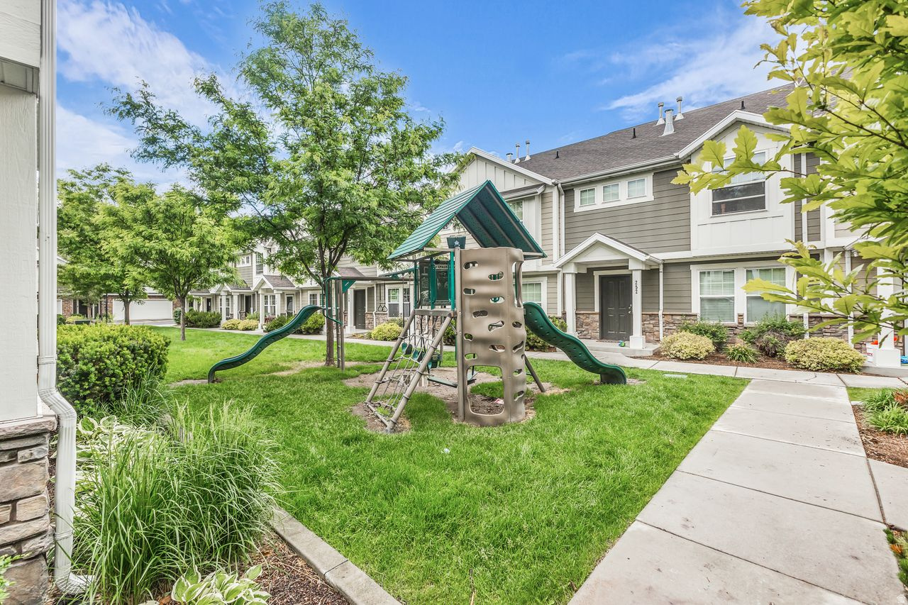 RIVER CROSSING - Residential