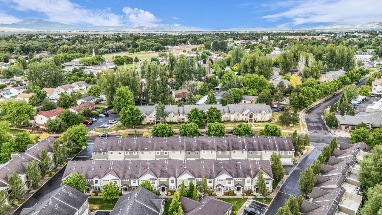 RIVER CROSSING - Residential