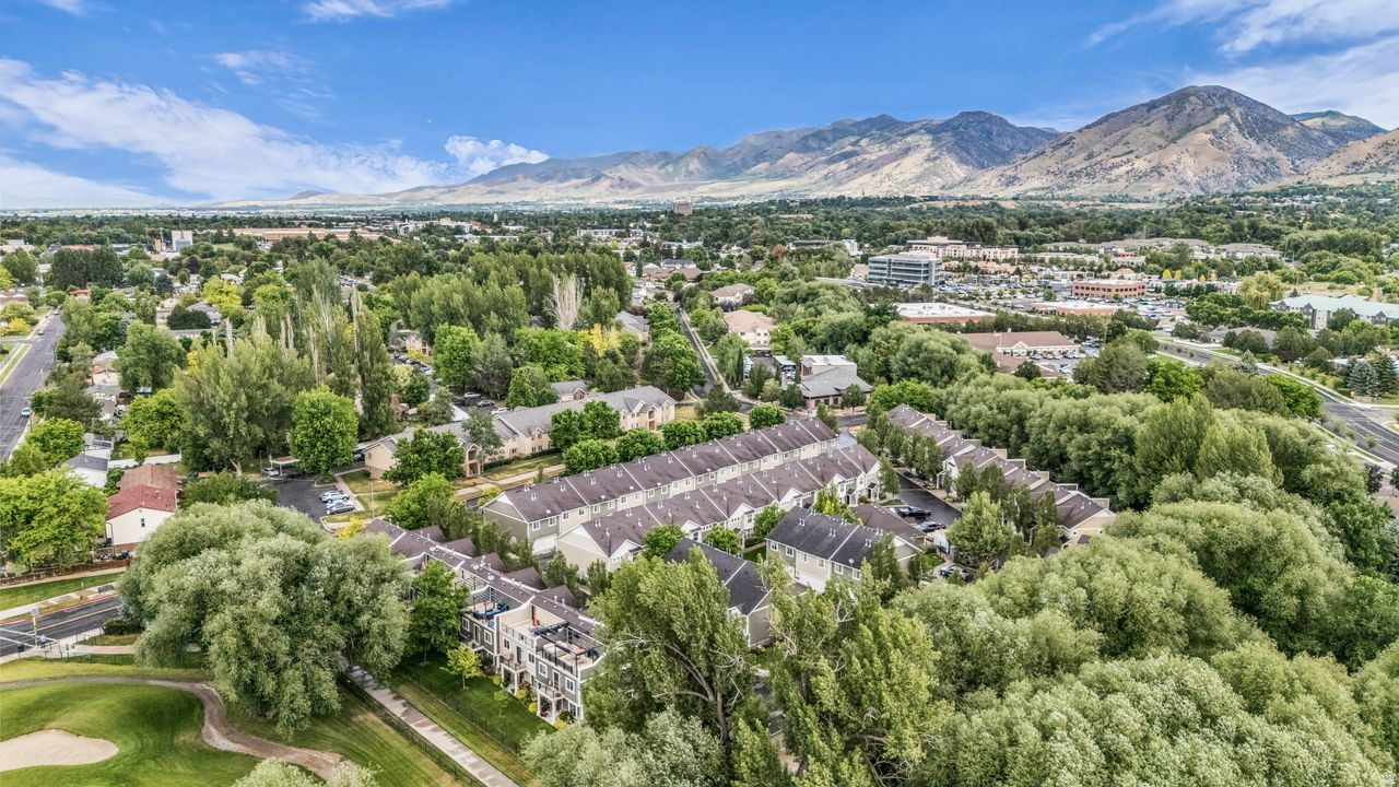 RIVER CROSSING - Residential