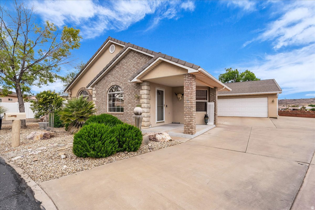 ENGLISH OAKS EST 1 AMD - Residential