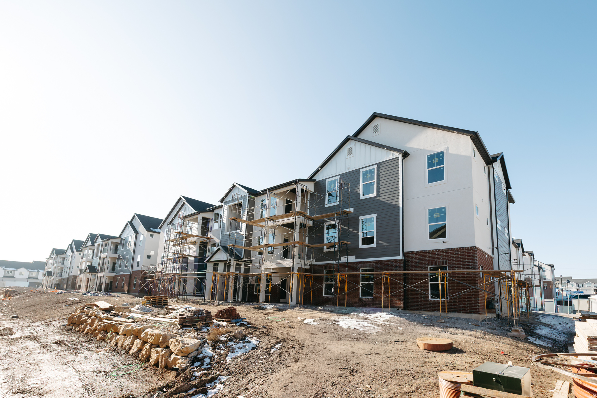 Discover Highridge at Mt. Saratoga - a fresh collection of stylish, contemporary condos in a thoughtfully designed master-planned community. With parks, trails, and wide-open spaces, you'll have plenty of room to relax and explore. Just minutes from Utah Lake and The Ranches Golf Club, plus convenient shopping, dining, and Pioneer Crossing for easy commuting, this location truly has it all. Don't wait! Reach out today to learn more or schedule your visit. Your perfect condo is waiting at Highridge!