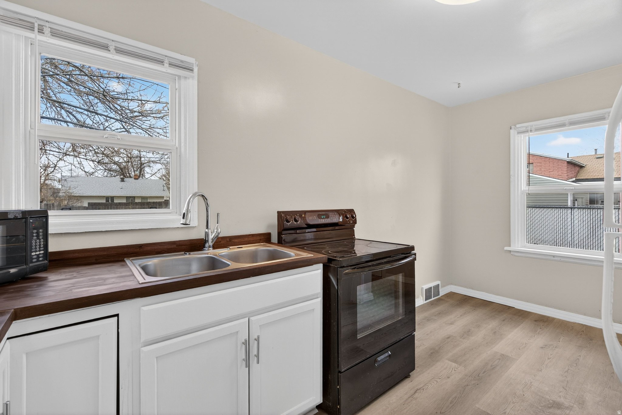 BEVERLY PLACE - Residential