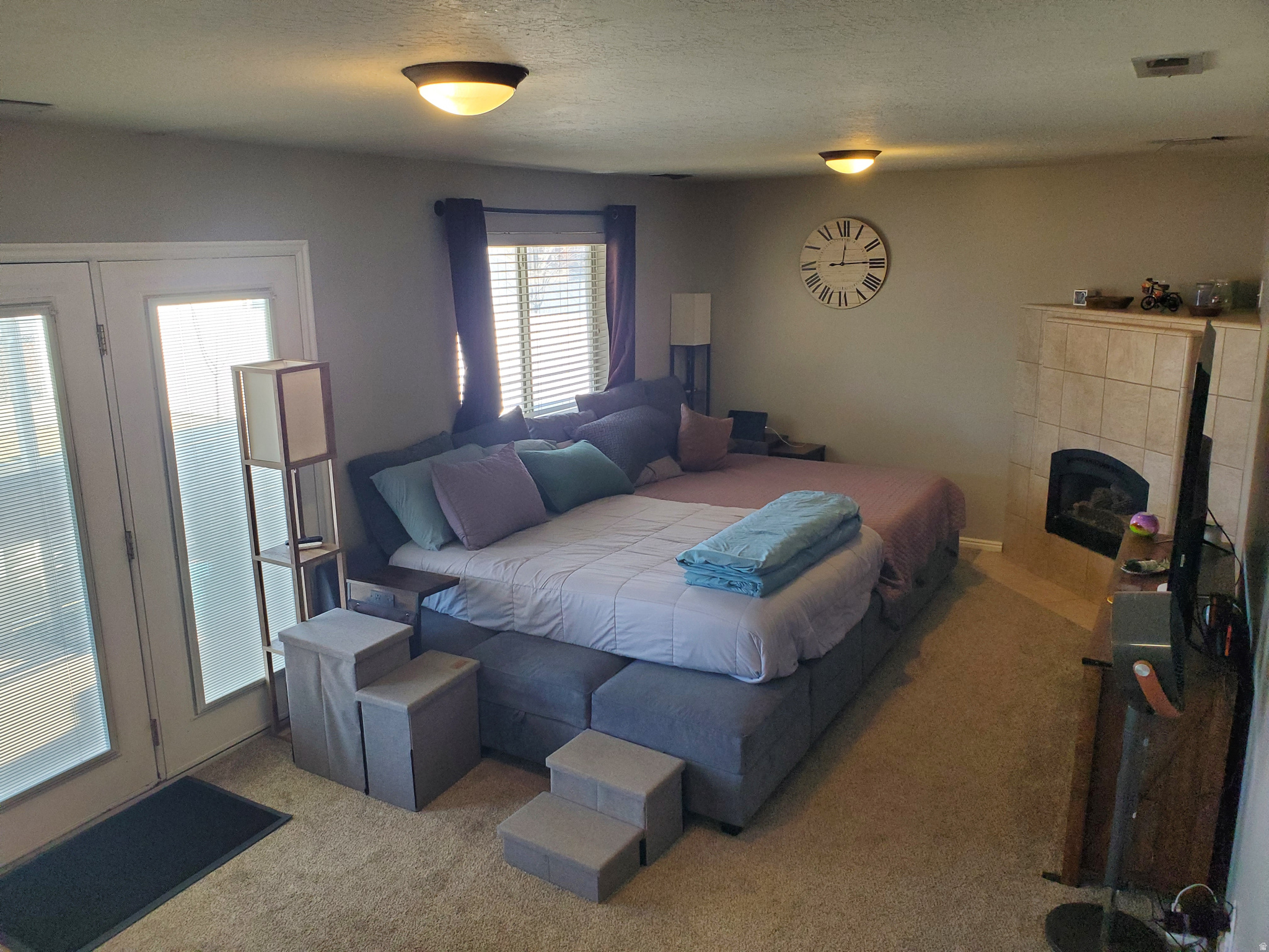 ROYAL VIEW - Residential