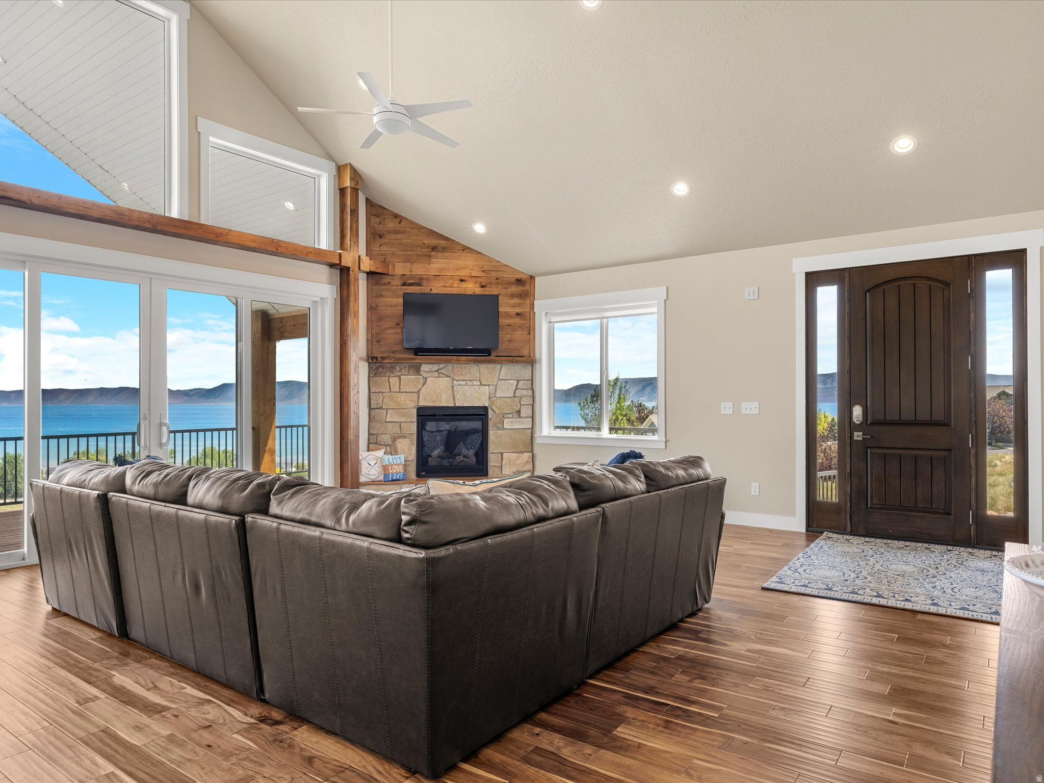 CHERIMOYA HILL SUB PH 1 LOT 12 - Residential