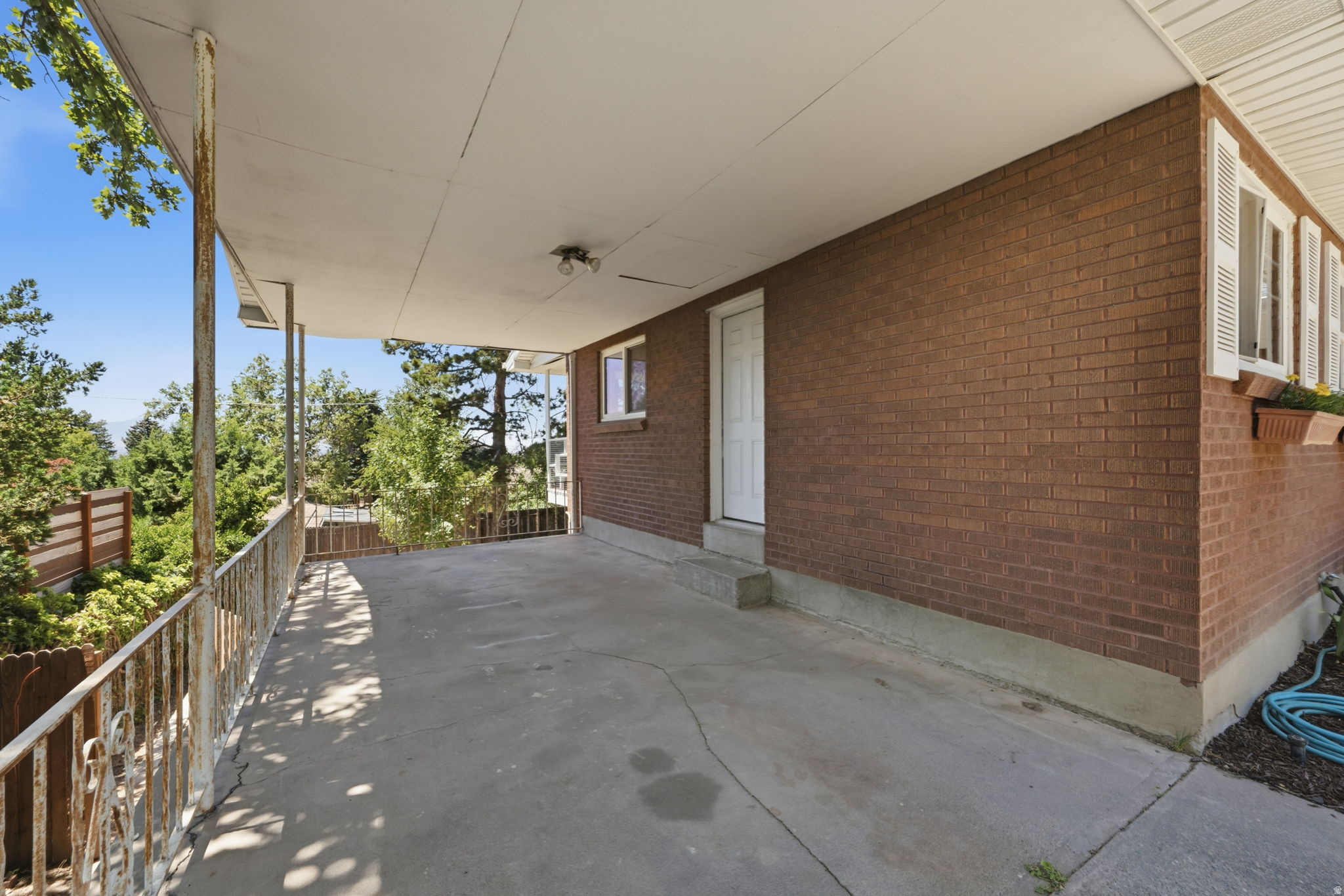 UPLAND TERRA - Residential