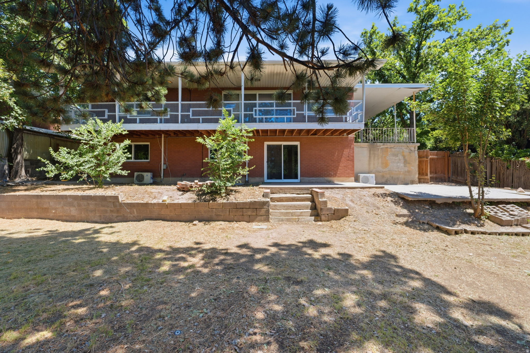 UPLAND TERRA - Residential