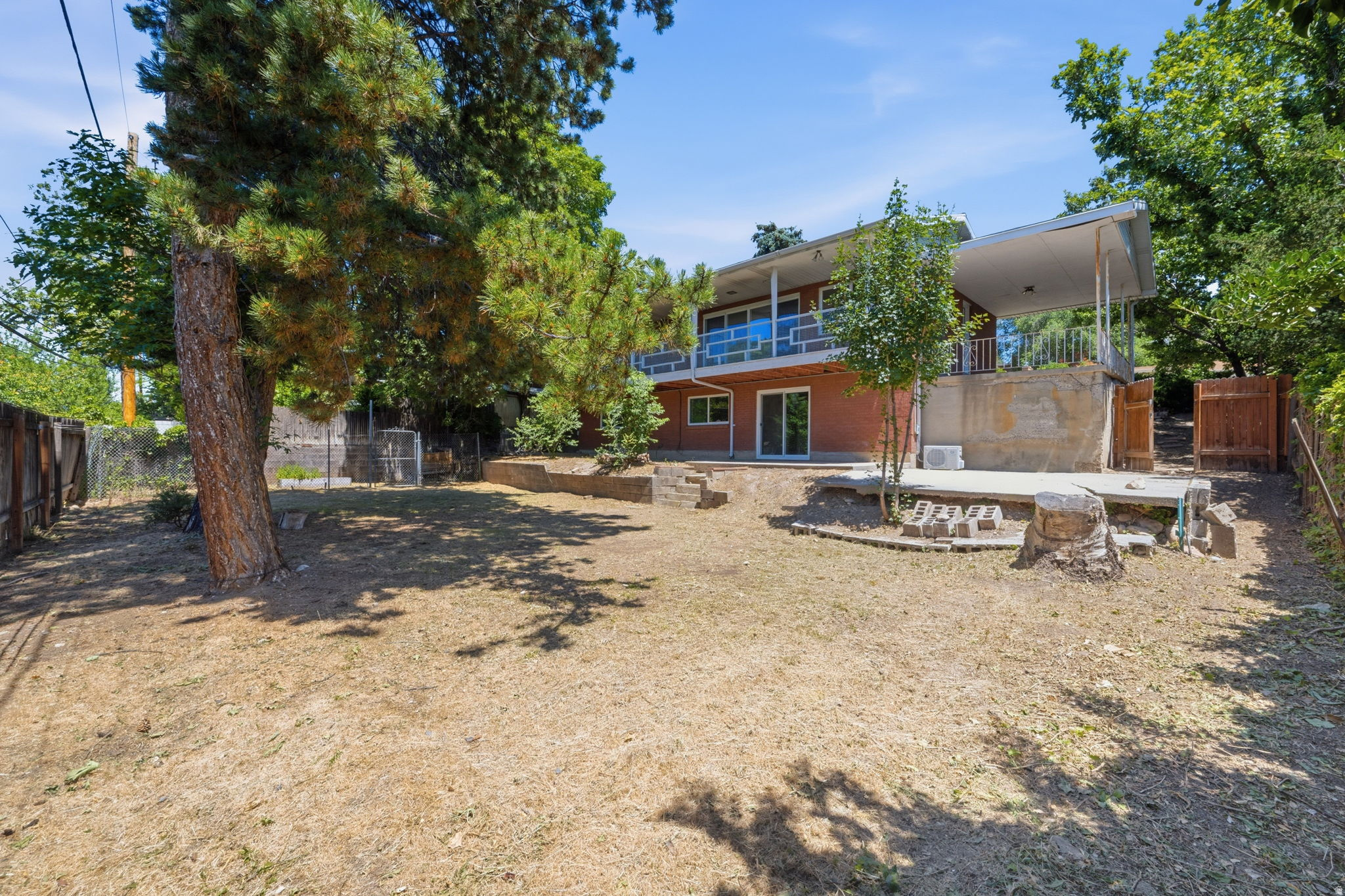 UPLAND TERRA - Residential