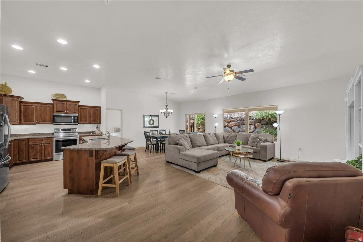PRIMROSE POINTE SUB PH 3 - Residential
