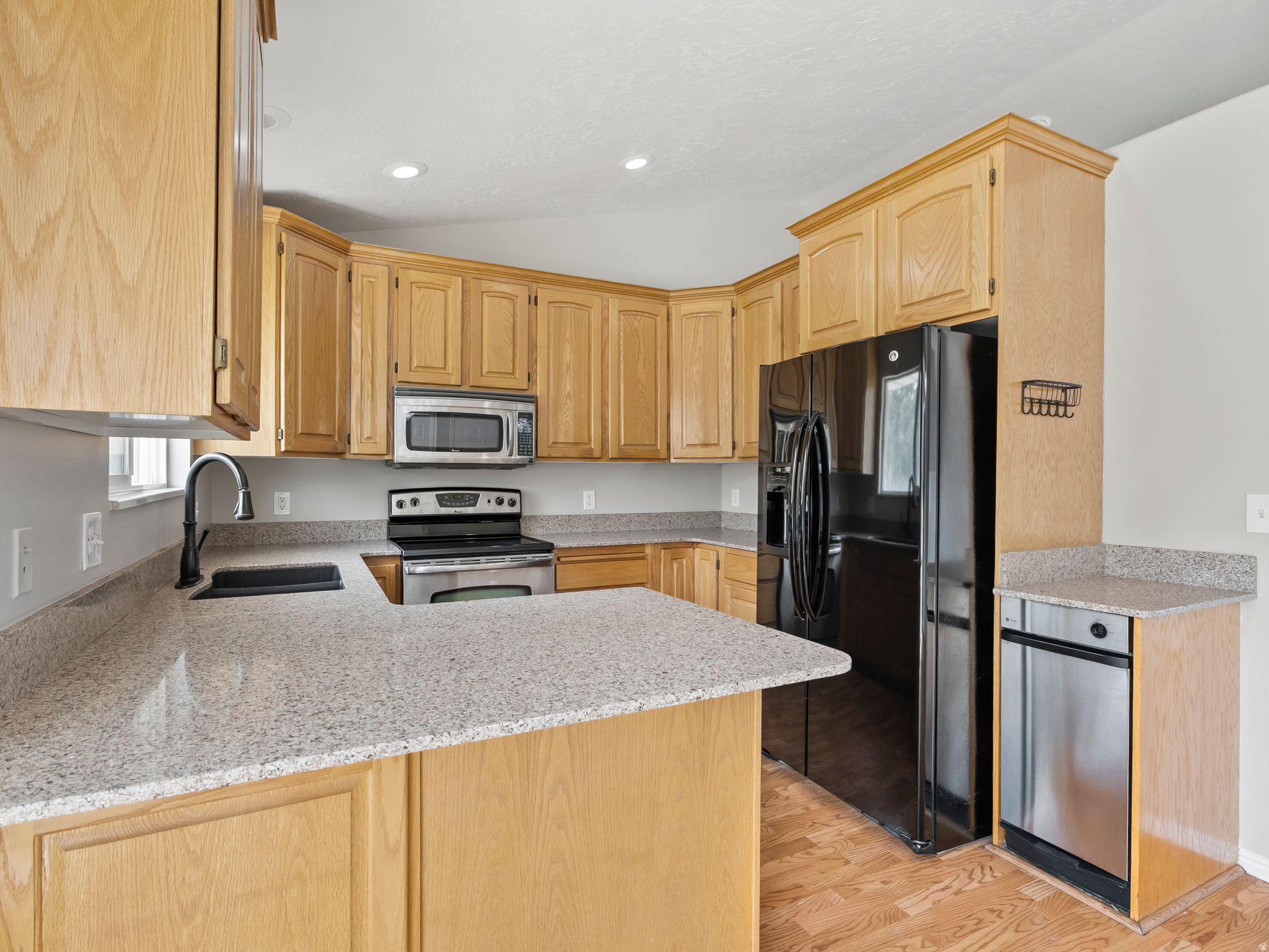 SUMMER CREST - Residential