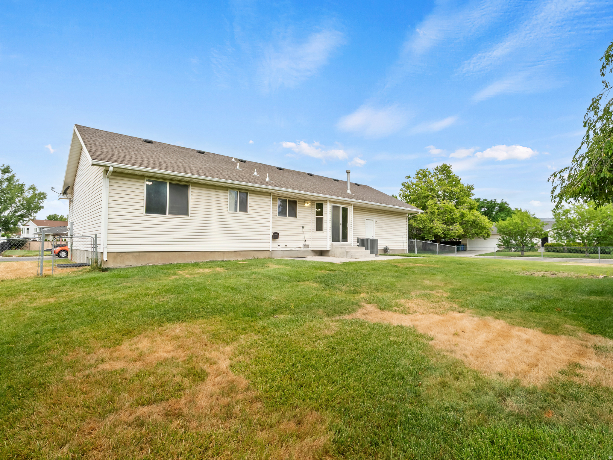 SUMMER CREST - Residential