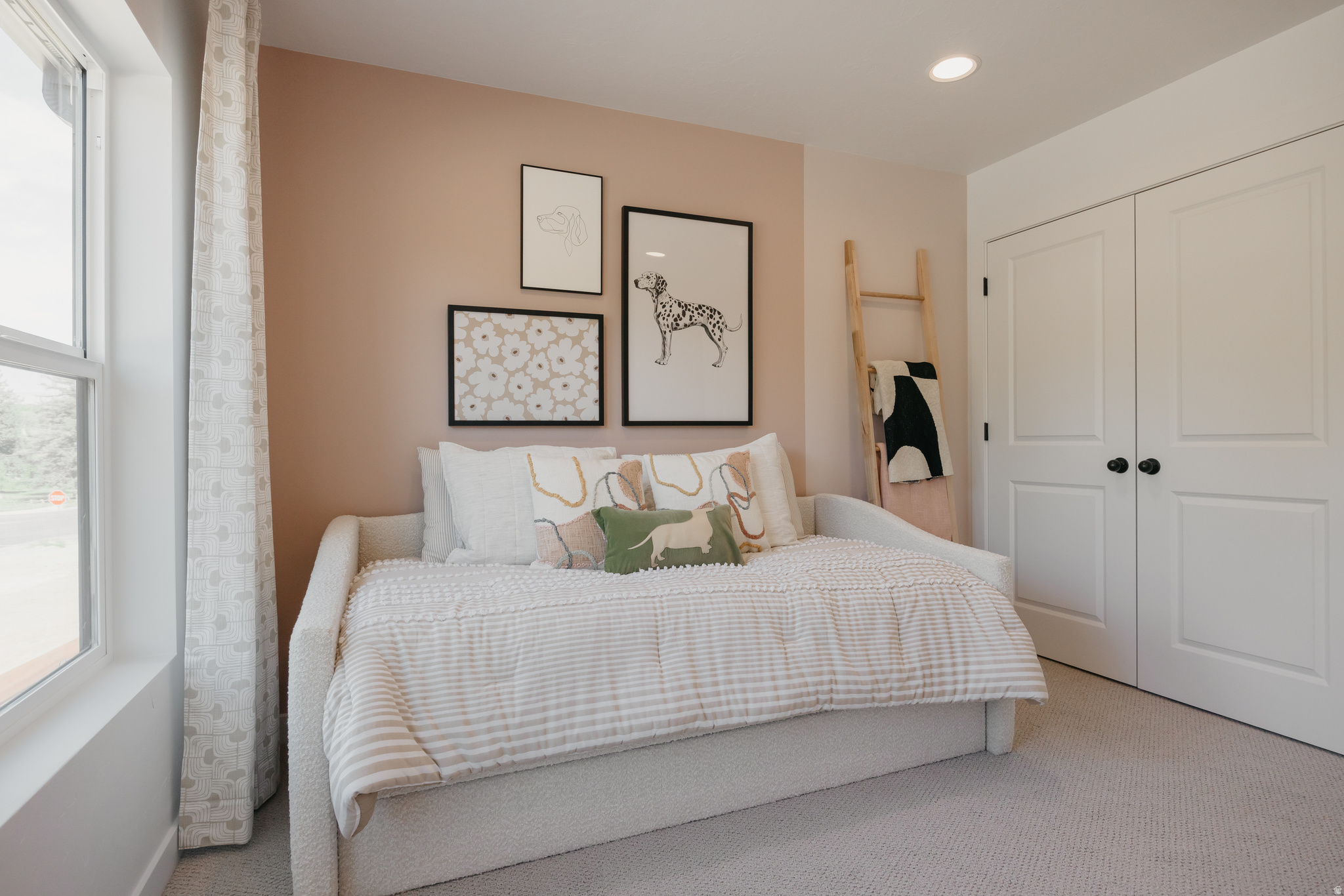 RIVERSIDE ESTATES - Residential