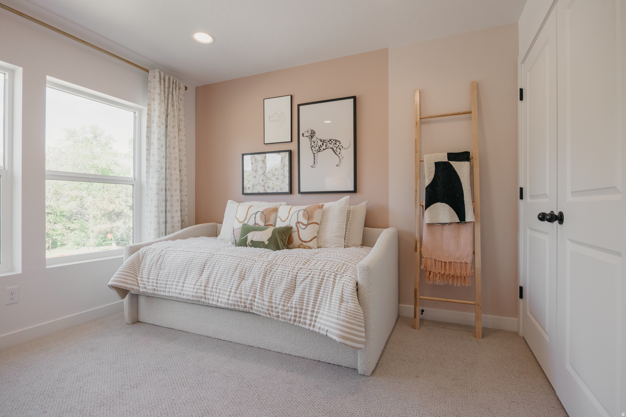 RIVERSIDE ESTATES - Residential