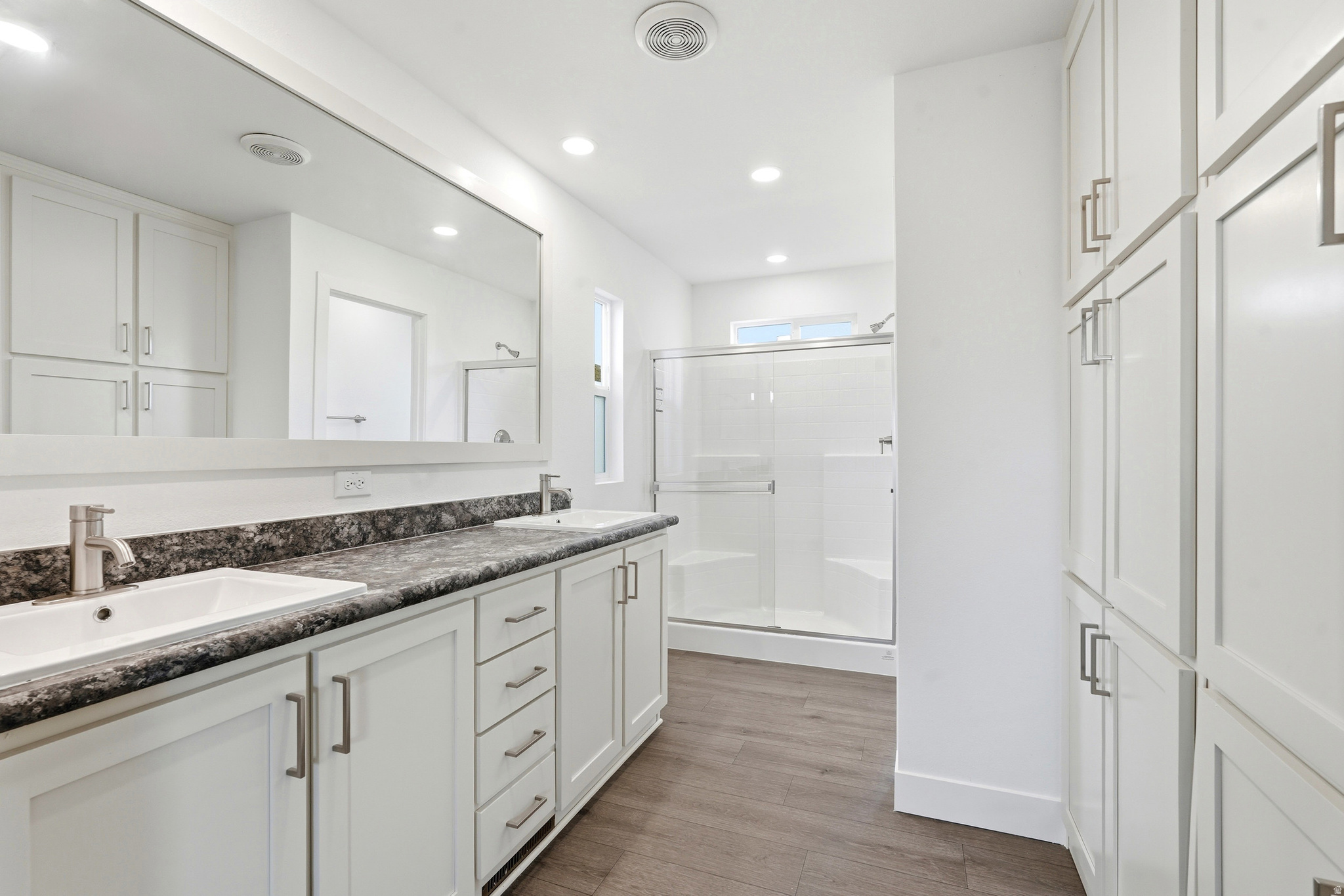 MIDLAND - Residential