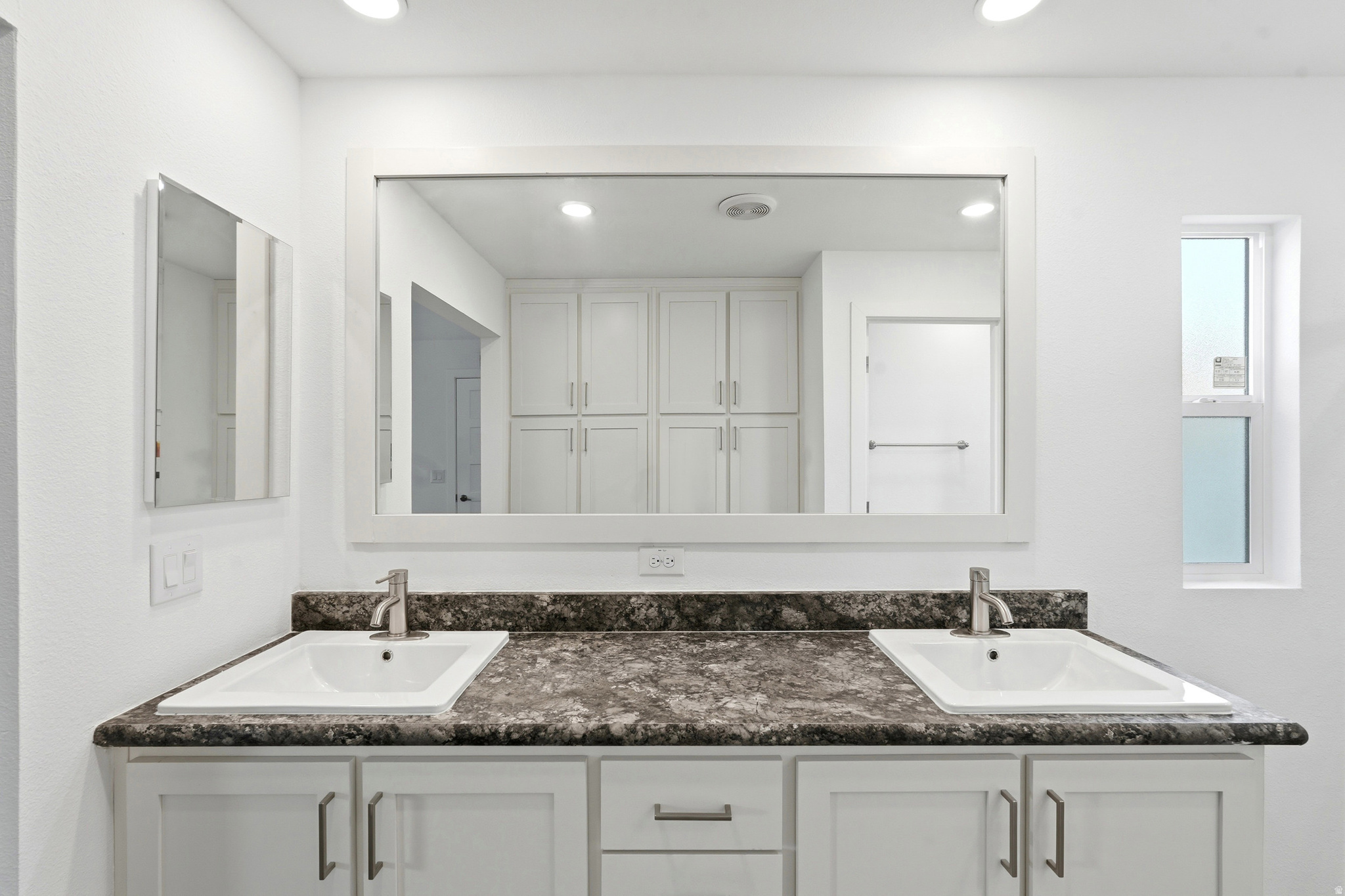MIDLAND - Residential