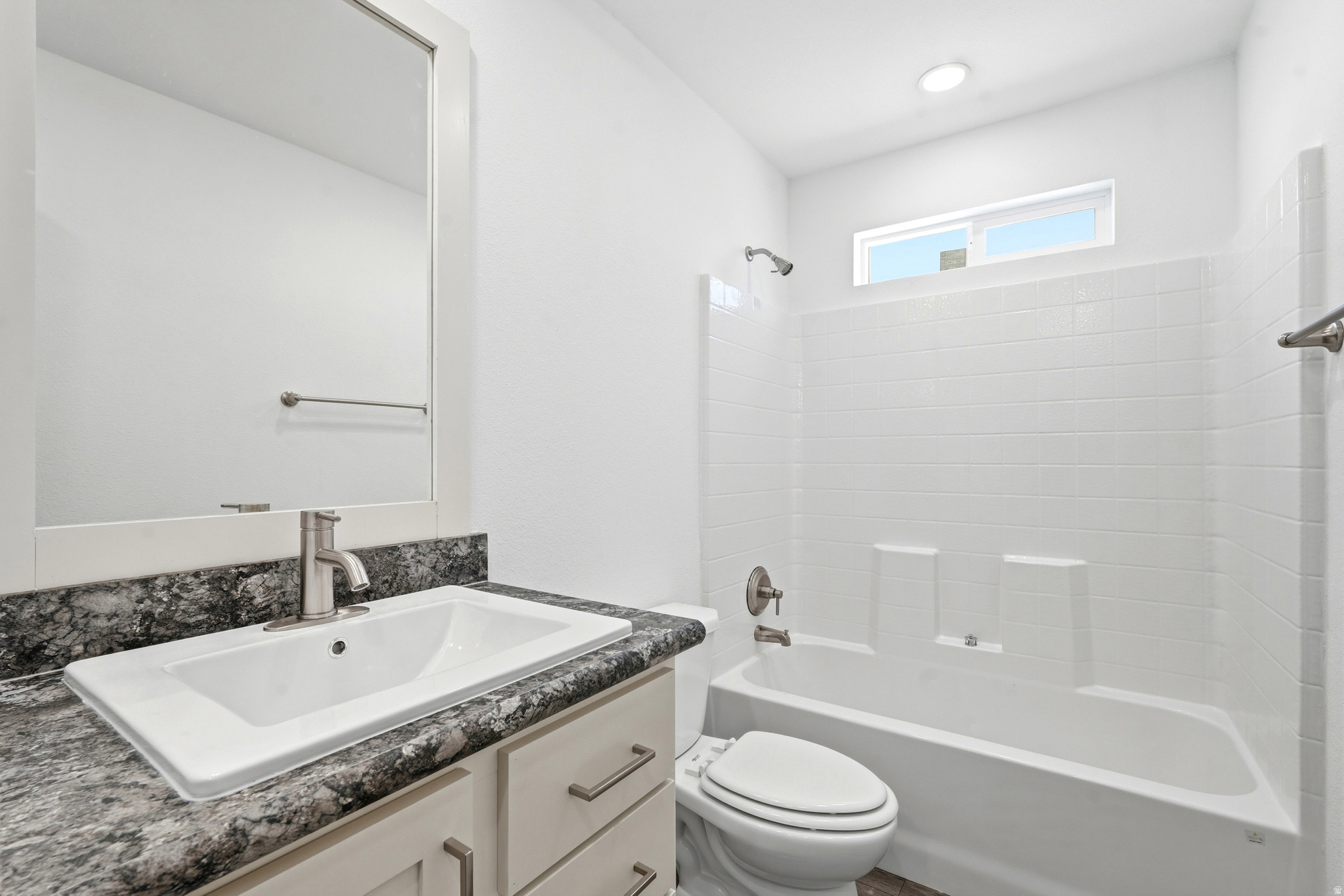 MIDLAND - Residential