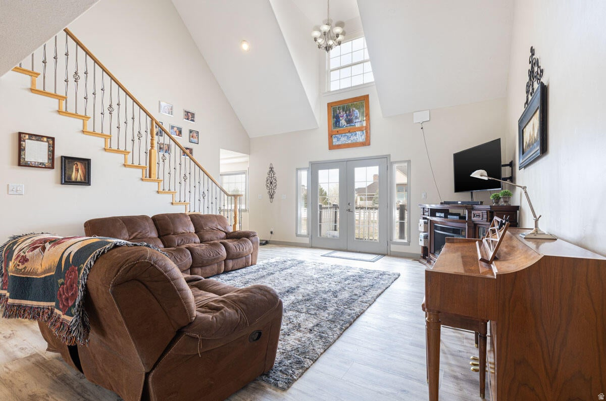 EQUESTRIAN POINTE - Residential