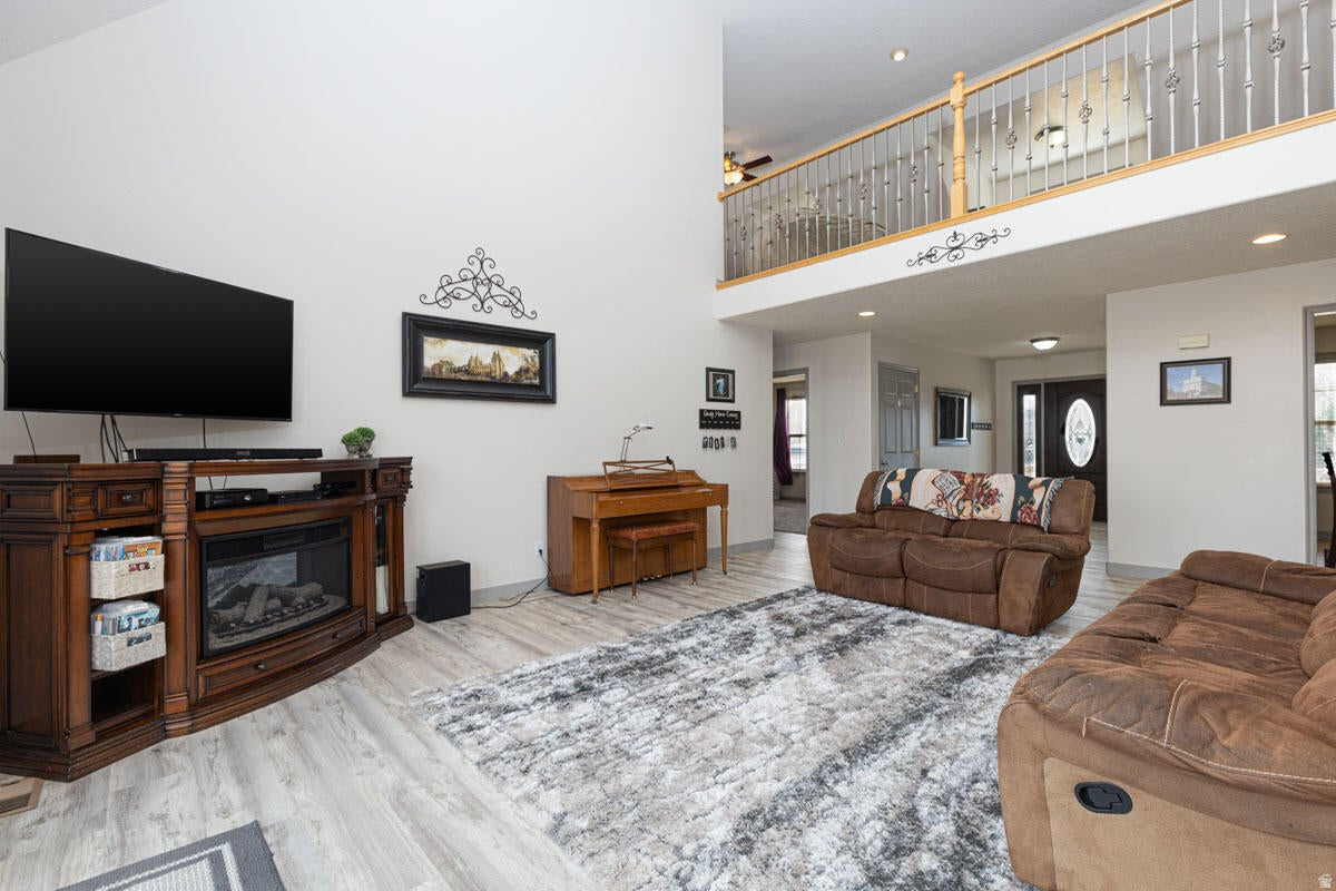 EQUESTRIAN POINTE - Residential