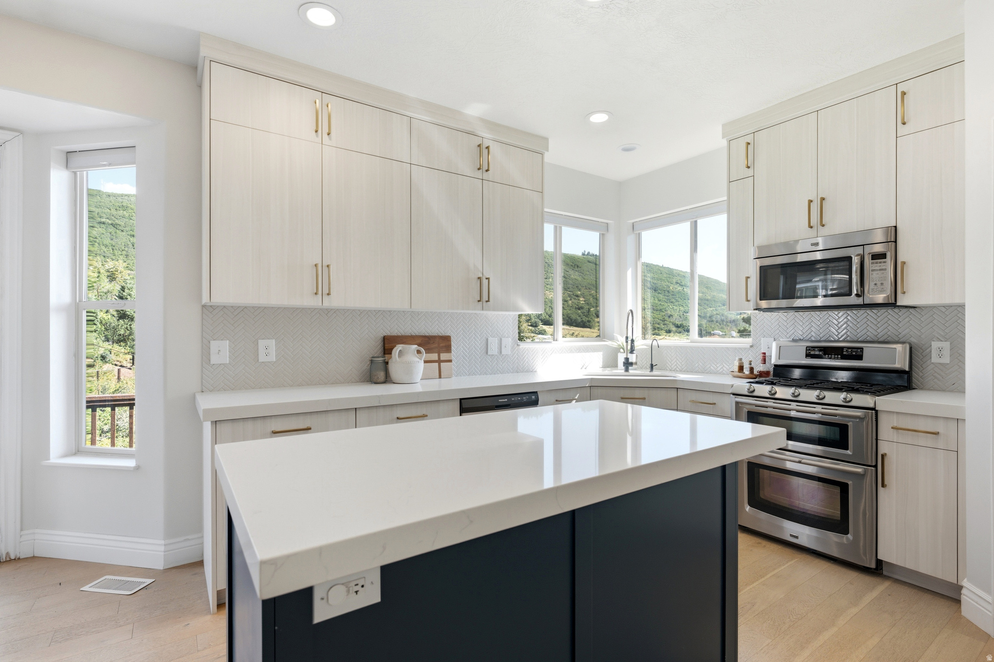SUMMIT PARK - Residential