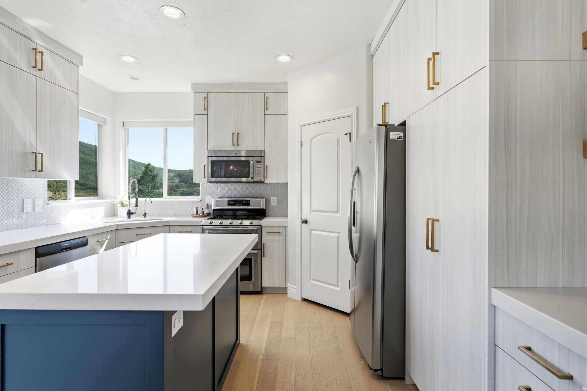 SUMMIT PARK - Residential