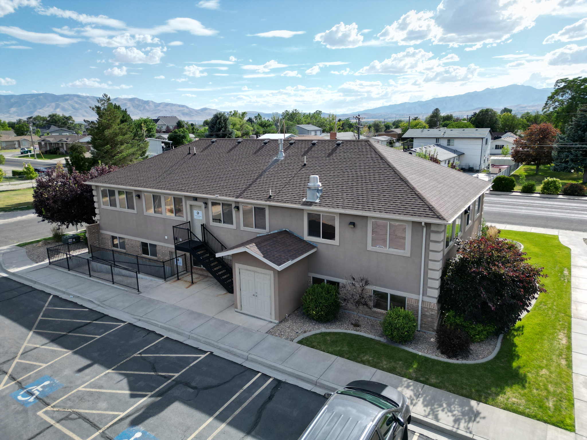 Rare Investment Opportunity - Multi-tenant Lehi office building with four demised suites and tenants in place. Parkway Meadows is a fully leased 5,212 square foot office building located at 1220 N 500 W in Lehi, Utah.