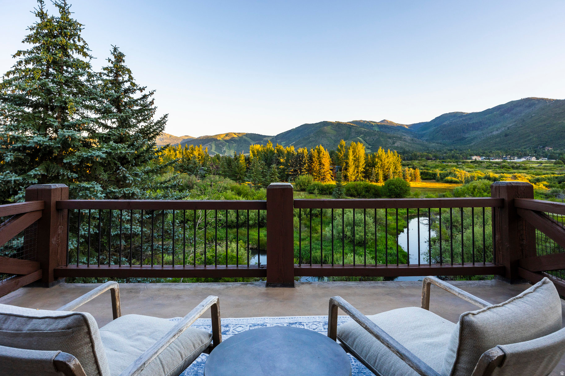 RIDGEVIEW - Residential