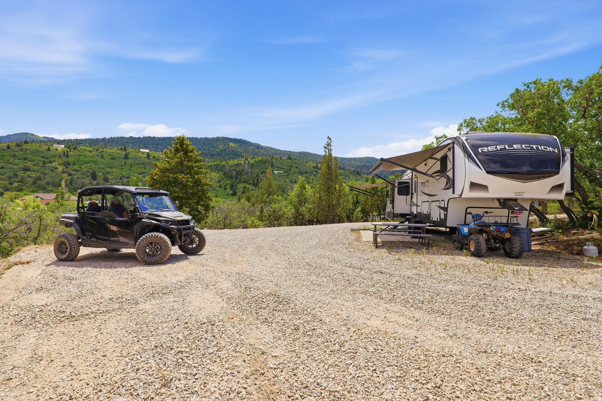 WHISPERING PINES III - Land