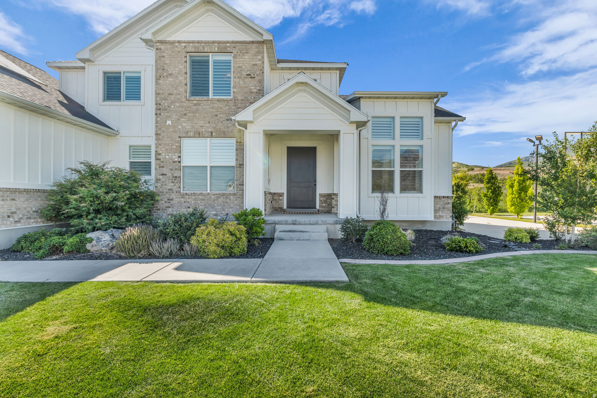 BEACON HILL THE HIGHLANDS - Residential